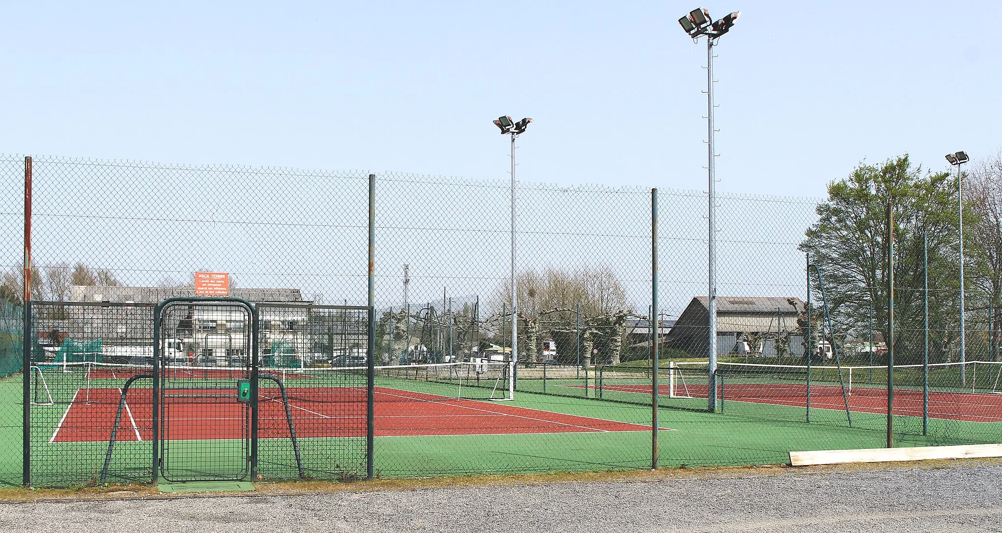 Photo showing: Court de tennis d'Aureilhan (Hautes-Pyrénées)