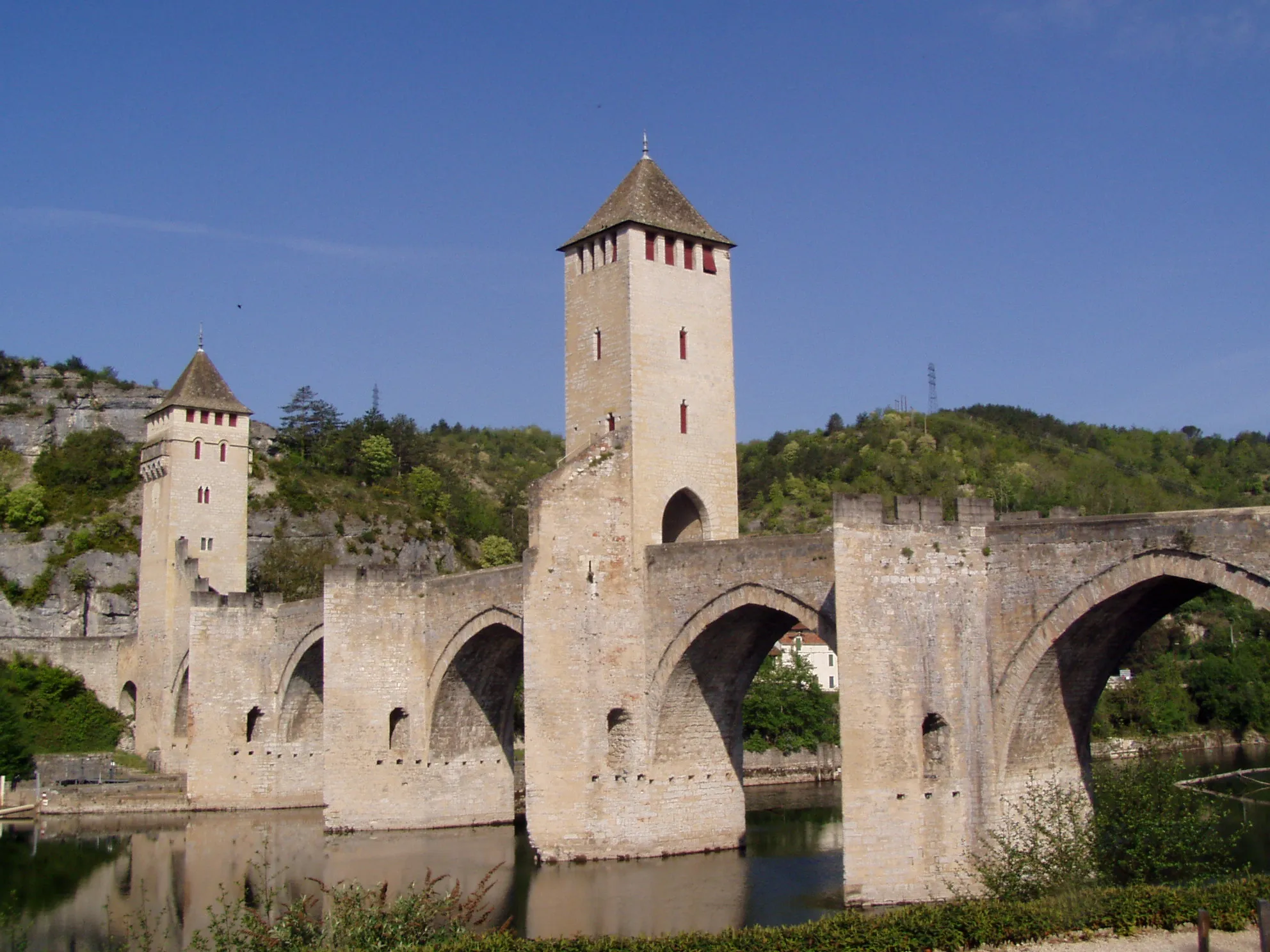 Photo showing: Photo du pont Valentré à Cahors prise par Accrochoc le 30 avril 2006