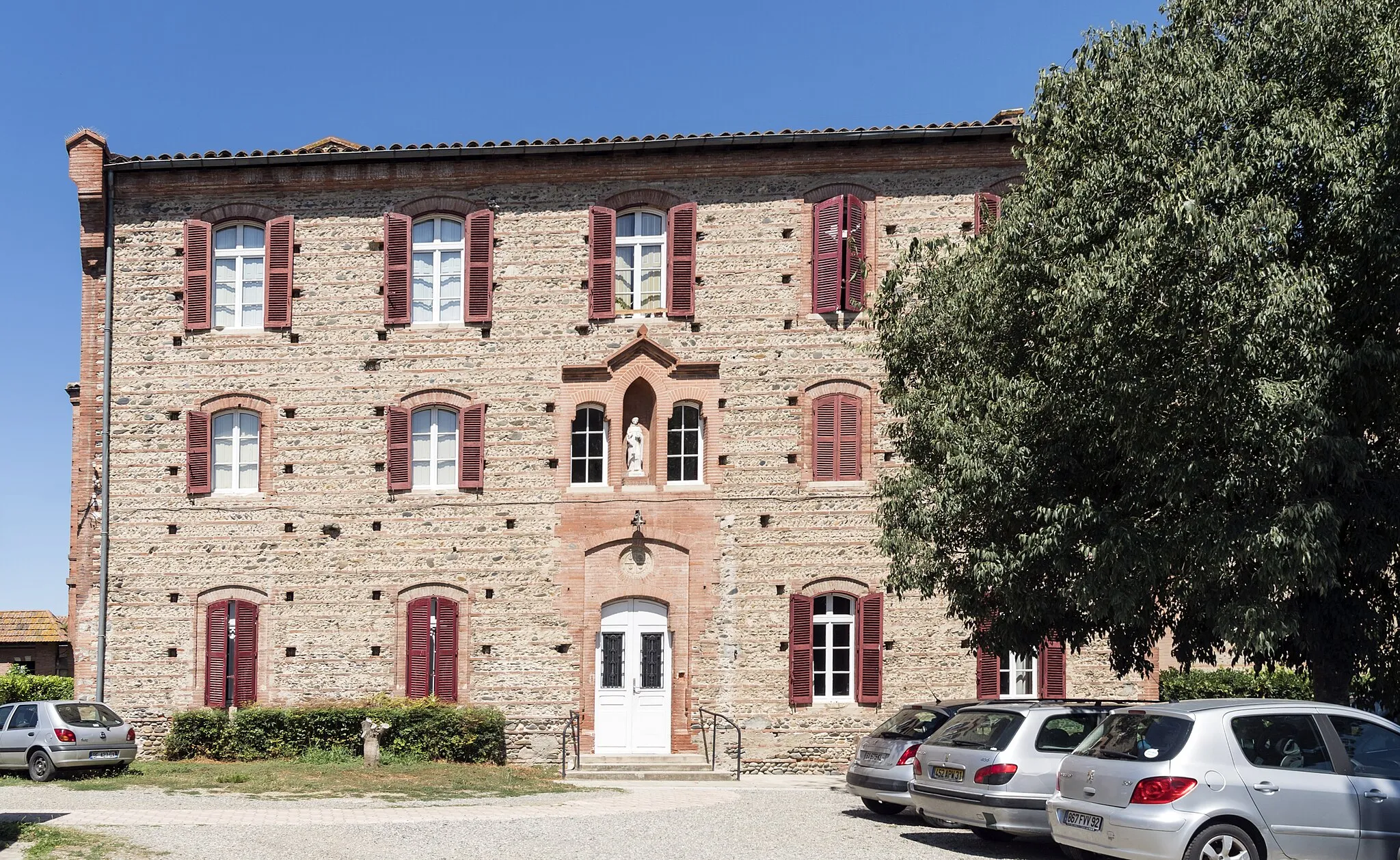 Photo showing: This building is inscrit au titre des monuments historiques de la France. It is indexed in the base Mérimée, a database of architectural heritage maintained by the French Ministry of Culture, under the reference PA31000046 .