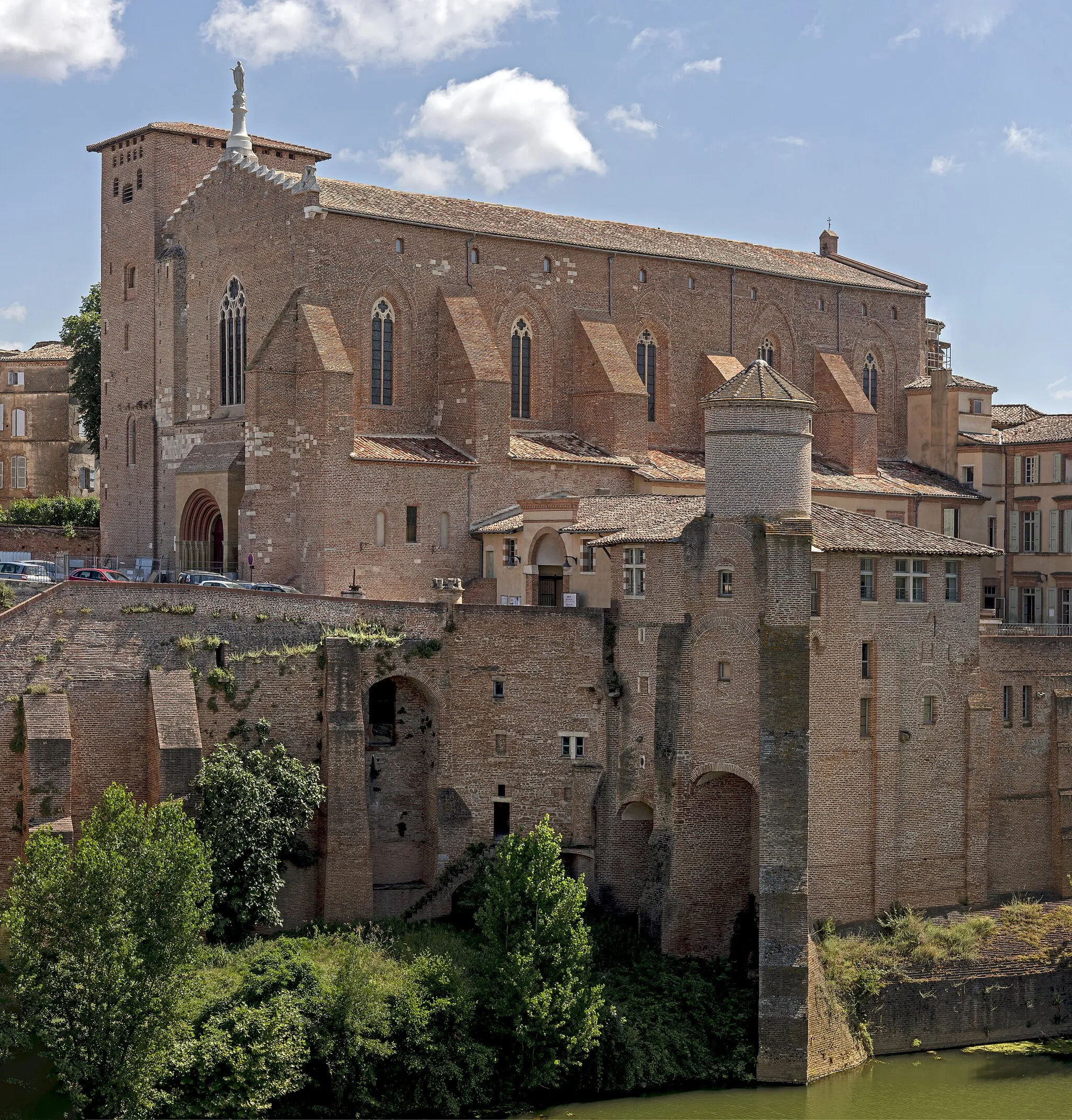 Photo showing: This building is classé au titre des monuments historiques de la France. It is indexed in the base Mérimée, a database of architectural heritage maintained by the French Ministry of Culture, under the reference PA00132878 .