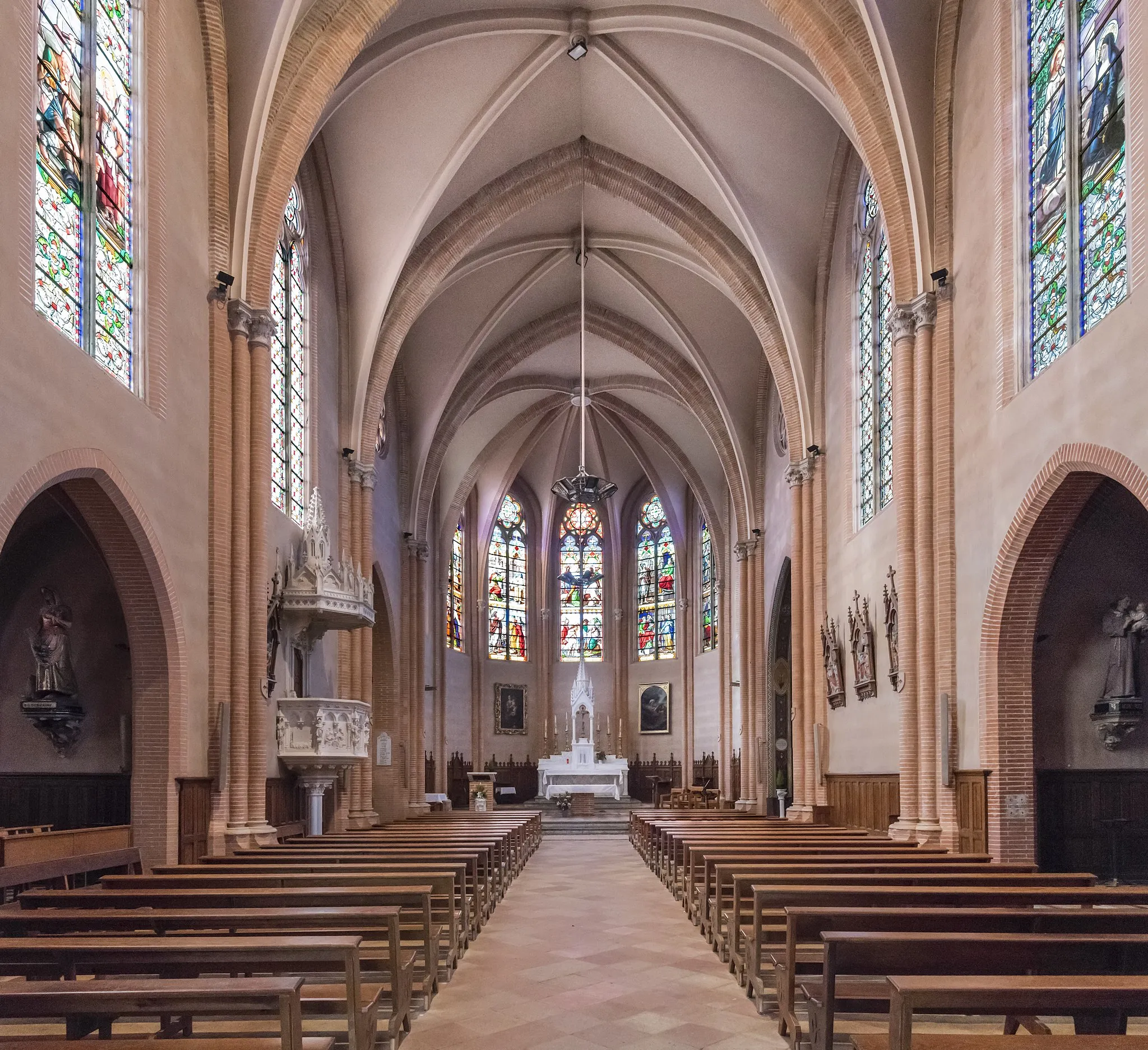 Photo showing: L’Union.The church, interior.