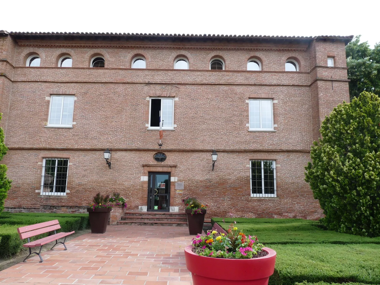 Photo showing: Mairie d'Escalquens, Haute-Garonne, France