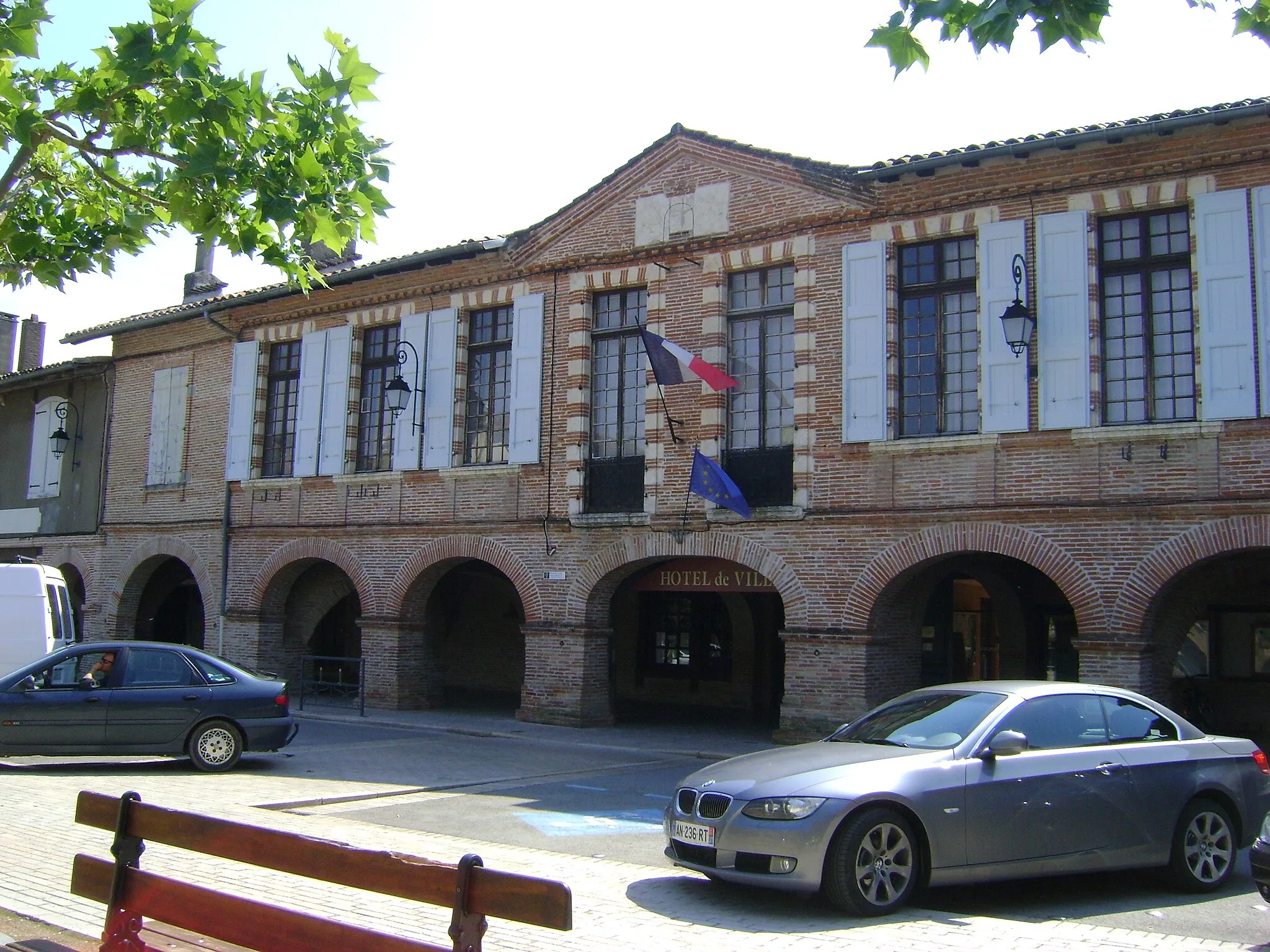 Photo showing: This building is indexed in the base Mérimée, a database of architectural heritage maintained by the French Ministry of Culture, under the reference PA00095593 .
