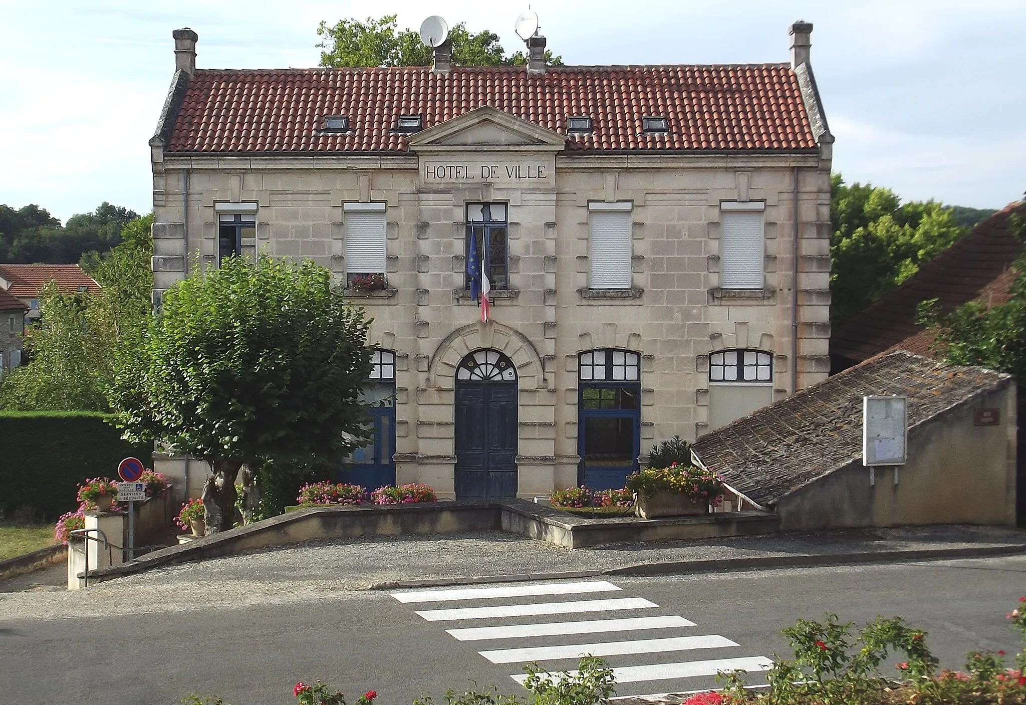 Photo showing: Vue générale depuis le Lot