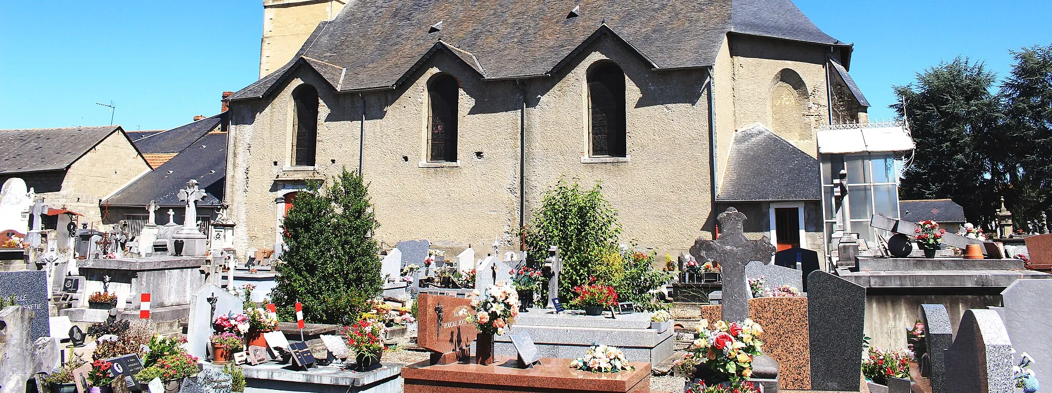 Photo showing: Cimetière d'Aureilhan (Hautes-Pyrénées)