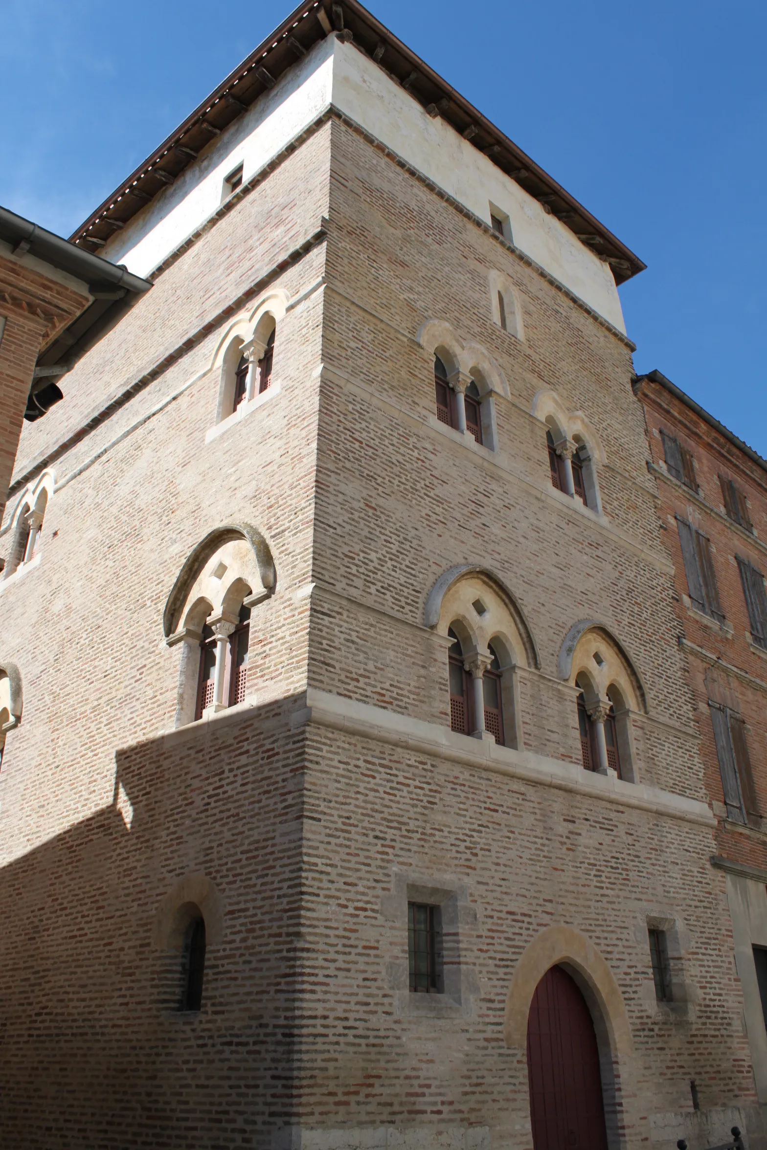 Photo showing: This building is indexed in the base Mérimée, a database of architectural heritage maintained by the French Ministry of Culture, under the reference PA00095731 .