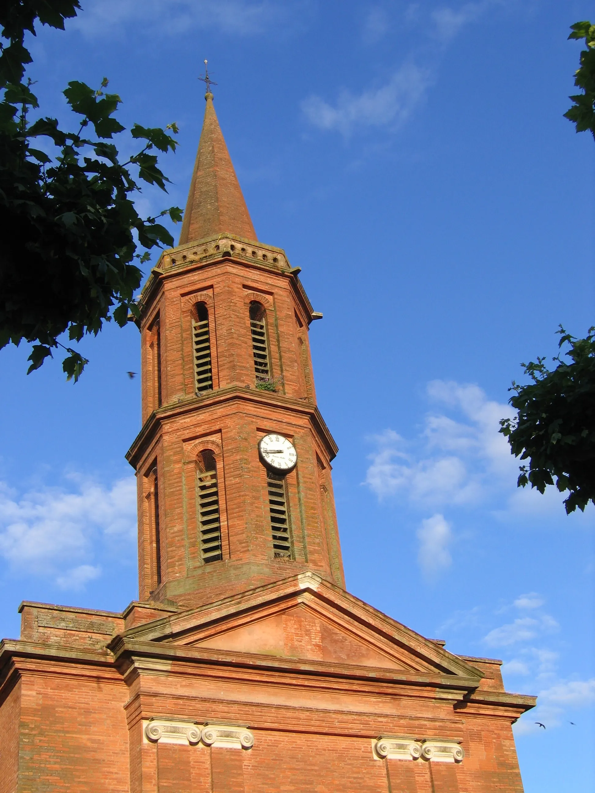 Photo showing: Saint-André church from Lherm in Haute-Garonne (France)