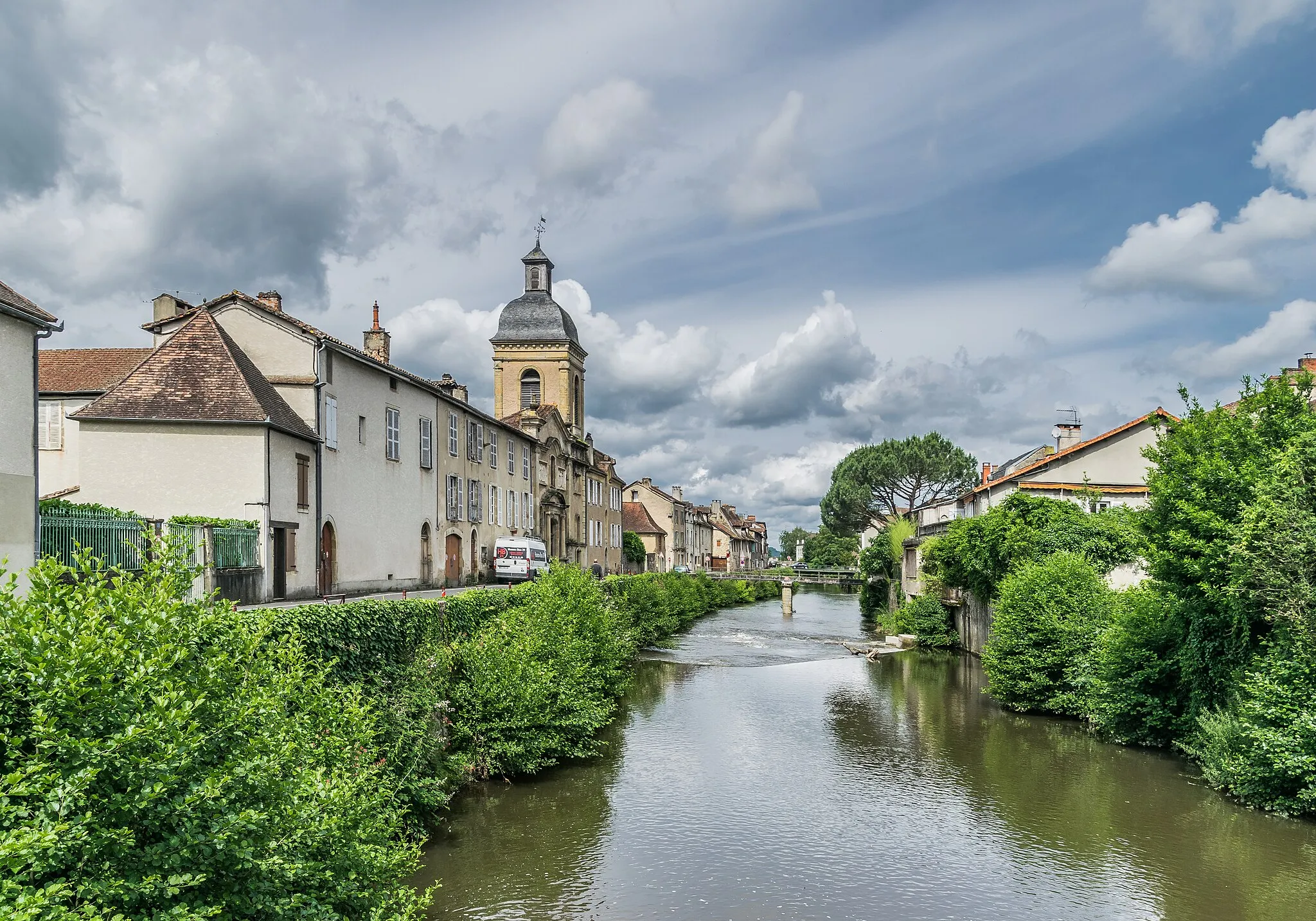 Photo showing: Bave River in Saint-Céré, Lot, France
