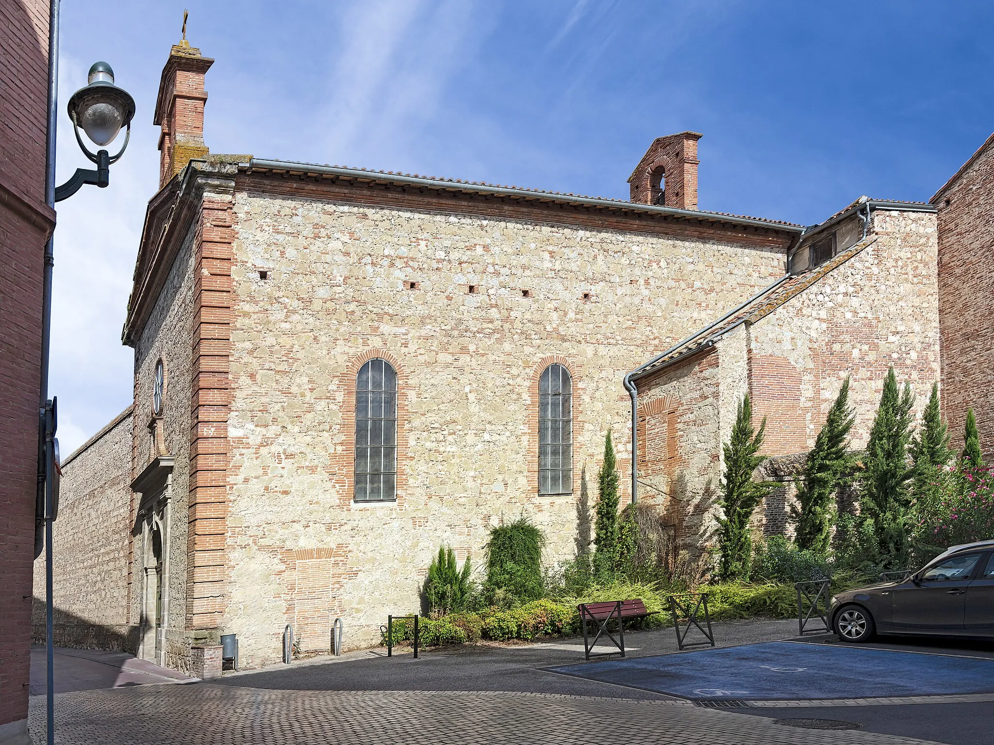 Photo showing: This building is inscrit au titre des monuments historiques de la France. It is indexed in the base Mérimée, a database of architectural heritage maintained by the French Ministry of Culture, under the reference IA81020451 .