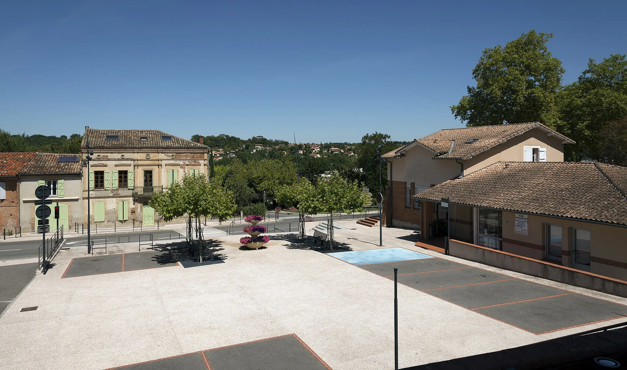 Photo showing: Montrabé, France. François Mitterrand's square.