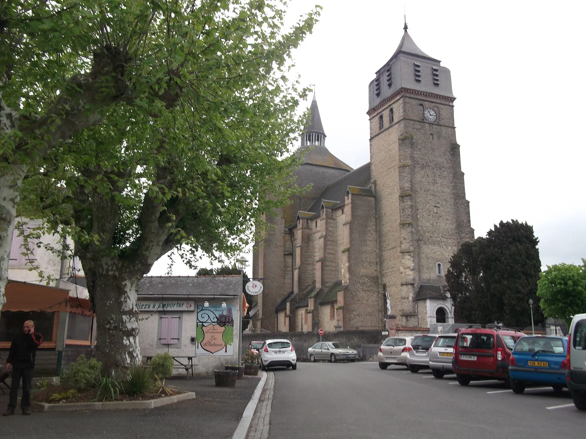 Photo showing: This building is indexed in the base Mérimée, a database of architectural heritage maintained by the French Ministry of Culture, under the reference PA00095379 .