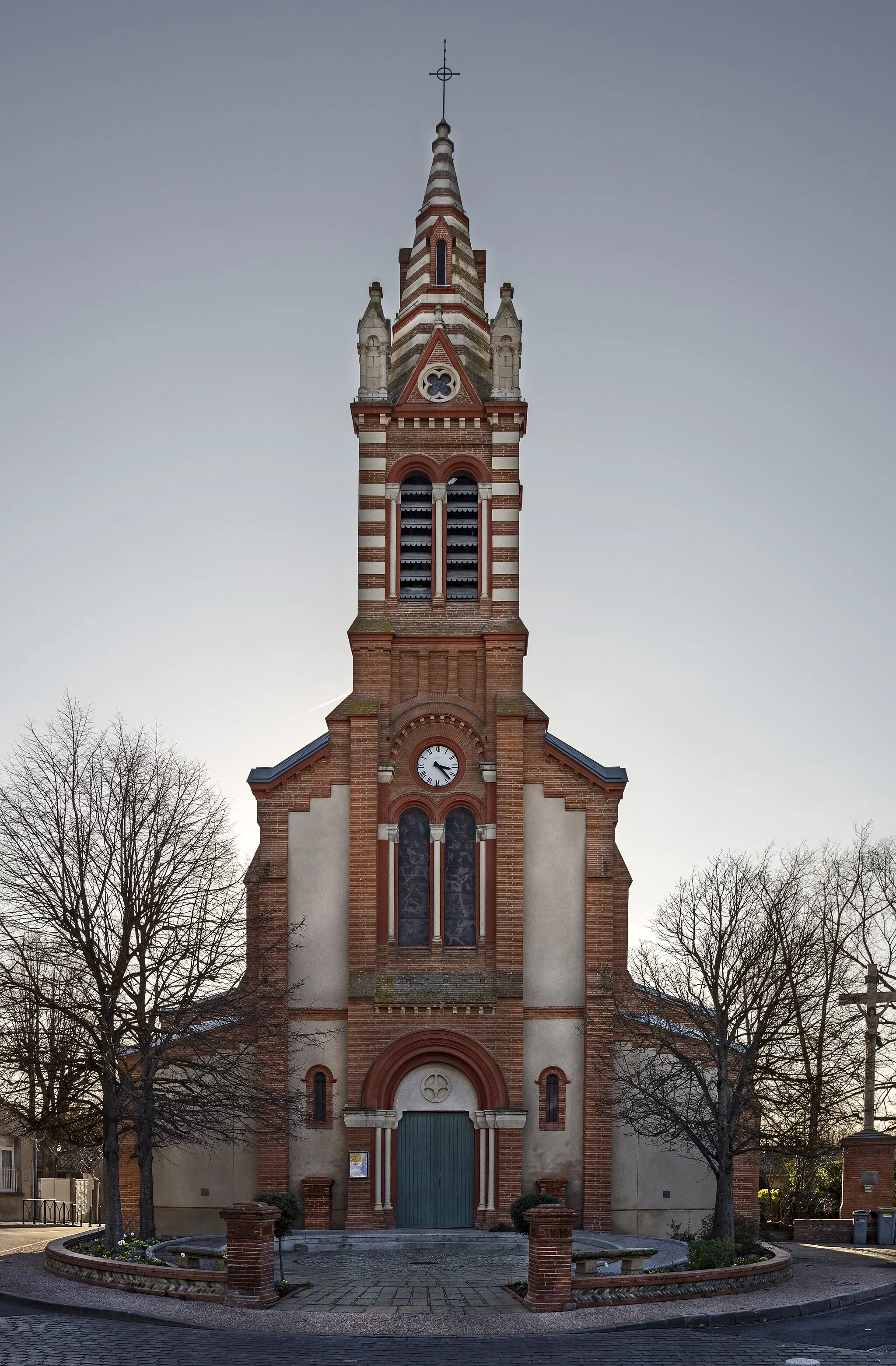 Photo showing: The St Bartholomew church, view from the facade. Labege Haute-Garonne, France.