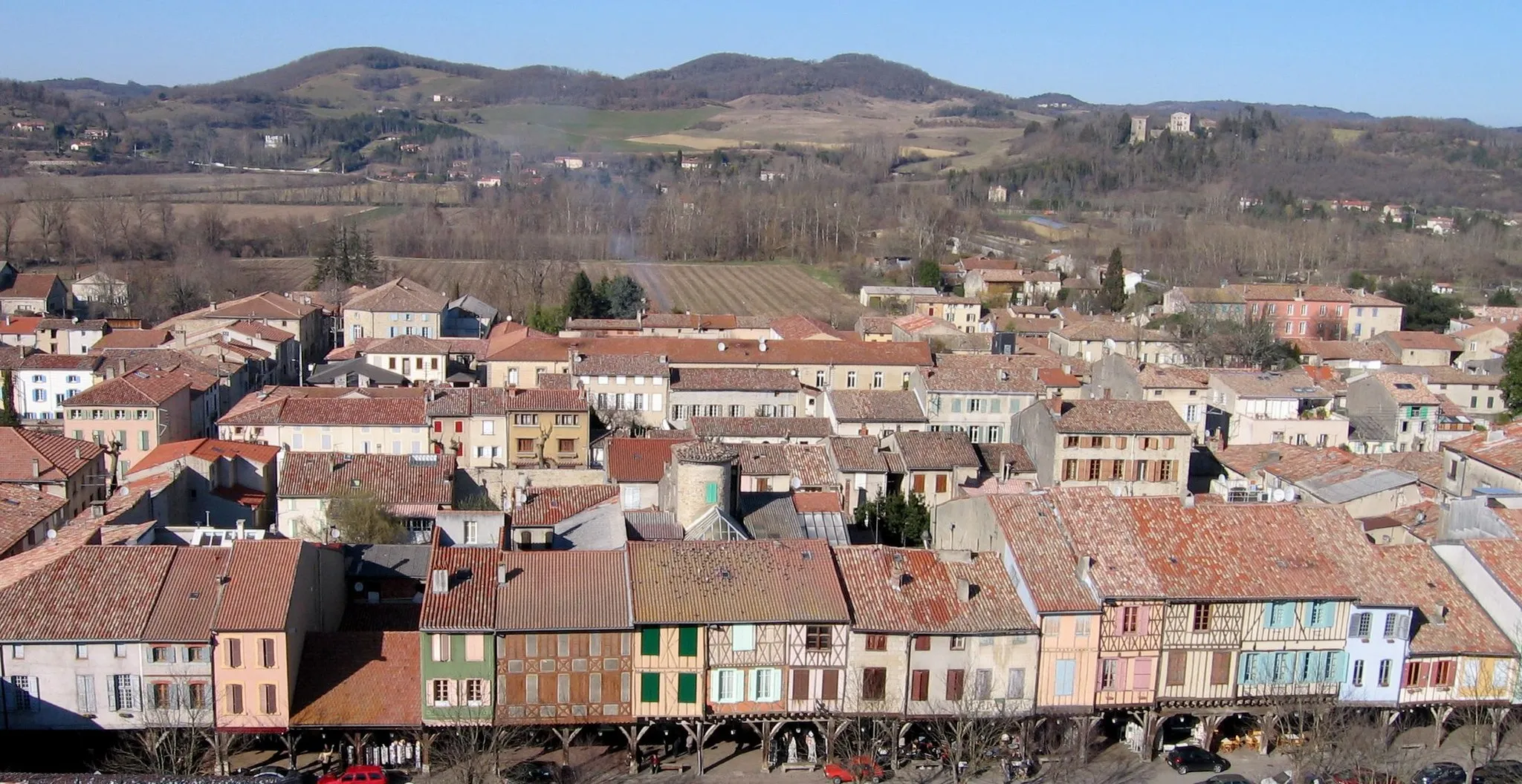 Photo showing: Mirepoix (Ariège, France) - Vue de la ville depuis le clocher de la cathédrale.