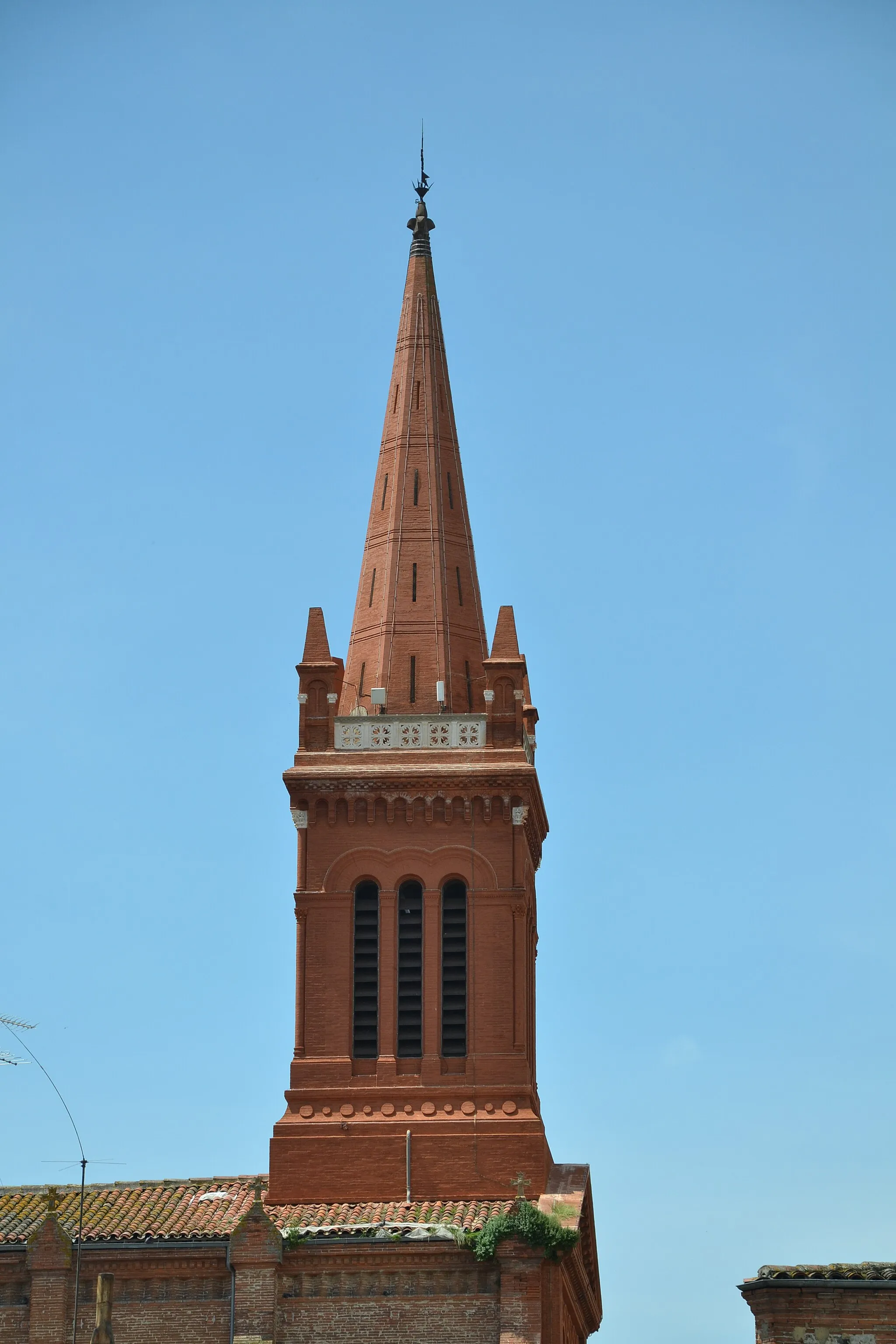 Photo showing: Clocher de l'église de la Madeleine, Auterive (Haute-Garonne).