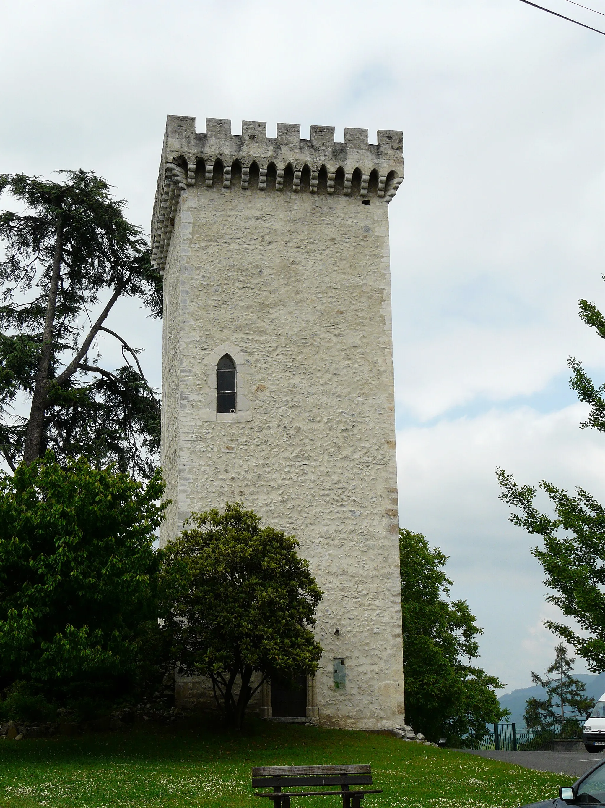 Photo showing: La tour de Vieuzac, Argelès-Gazost,Hautes-Pyrénées, France.