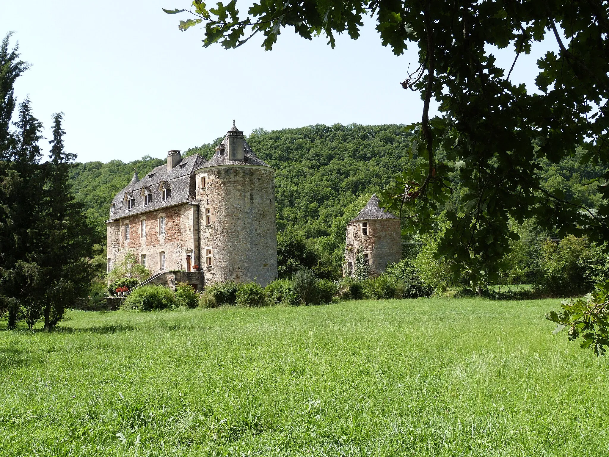 Photo showing: This building is indexed in the base Mérimée, a database of architectural heritage maintained by the French Ministry of Culture, under the reference PA00093988 .