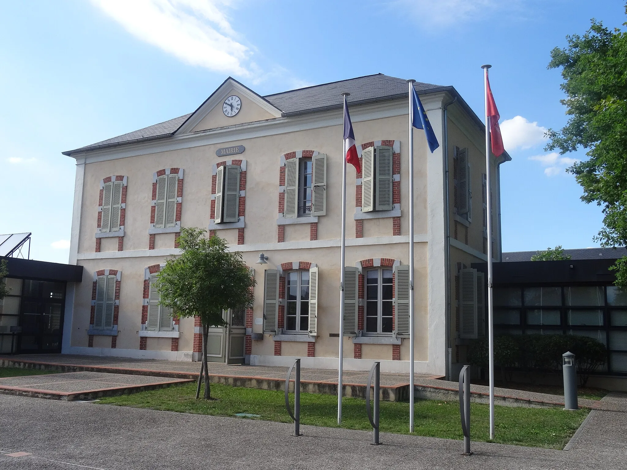 Photo showing: Mairie de BARBAZAN-DEBAT (65)