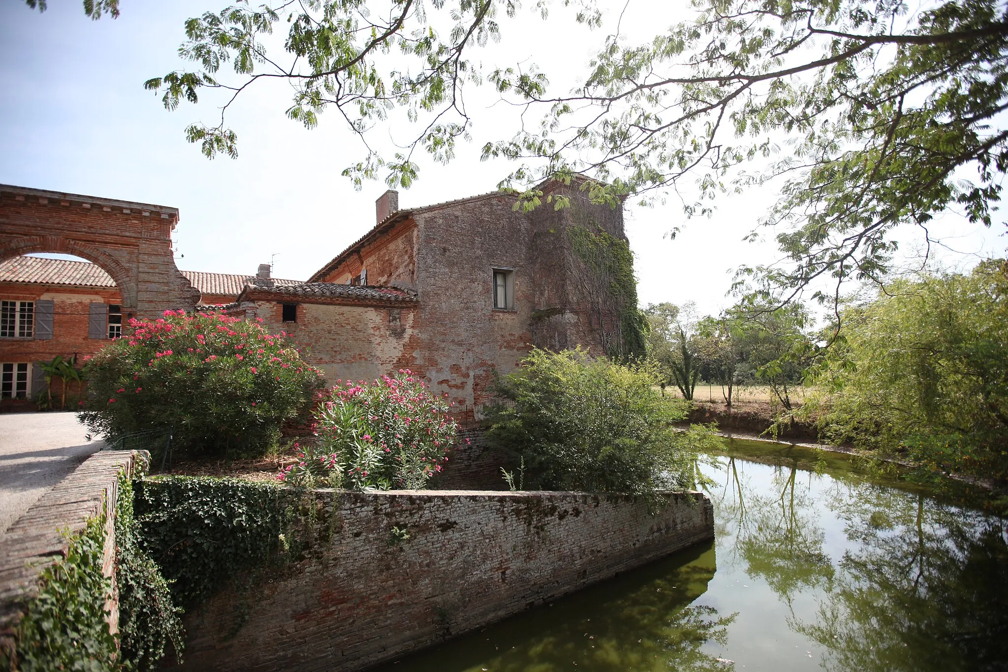 Photo showing: Château de Savenès