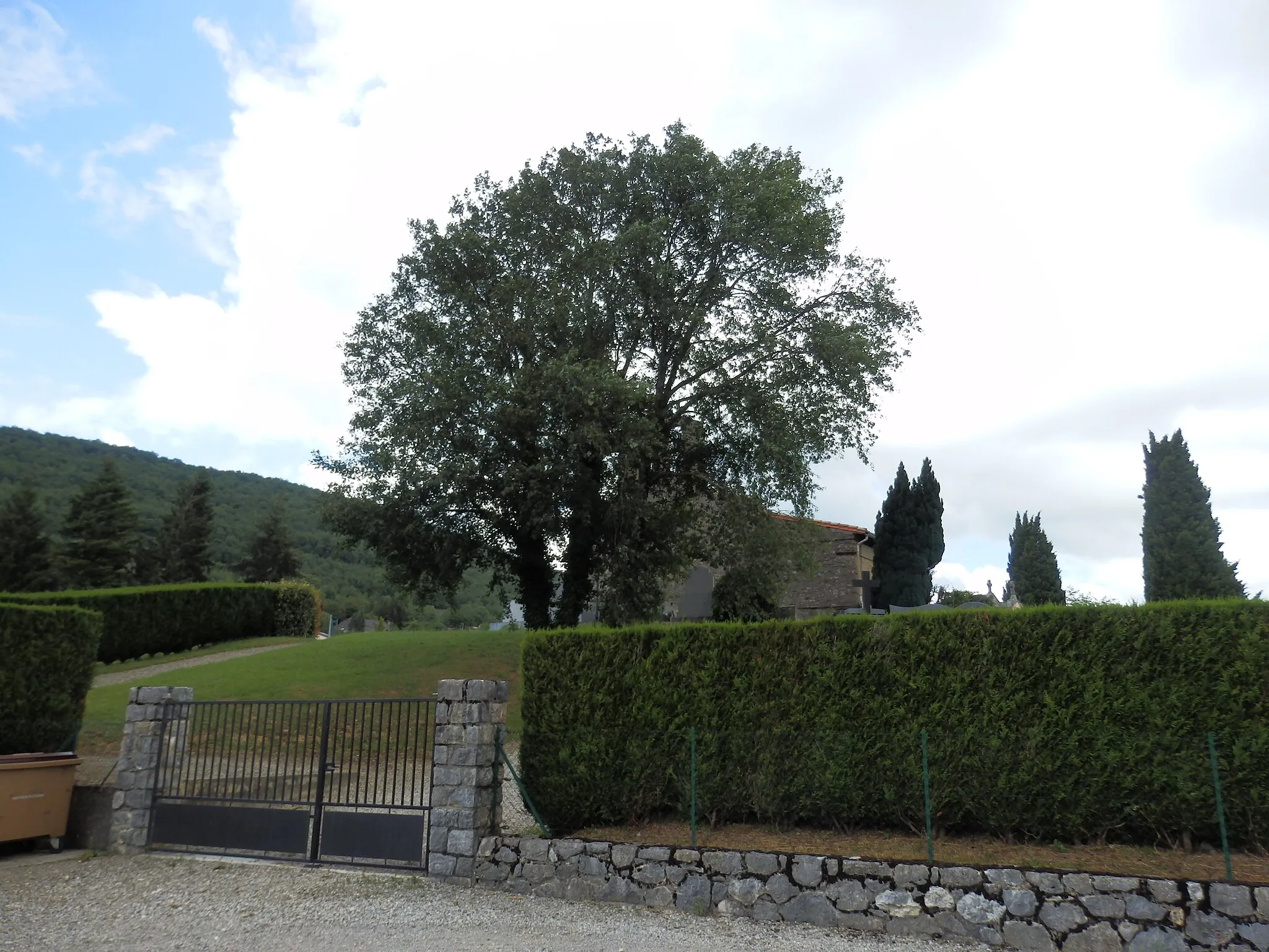 Photo showing: Saint-Jean-d'Aigues-Vives, Church