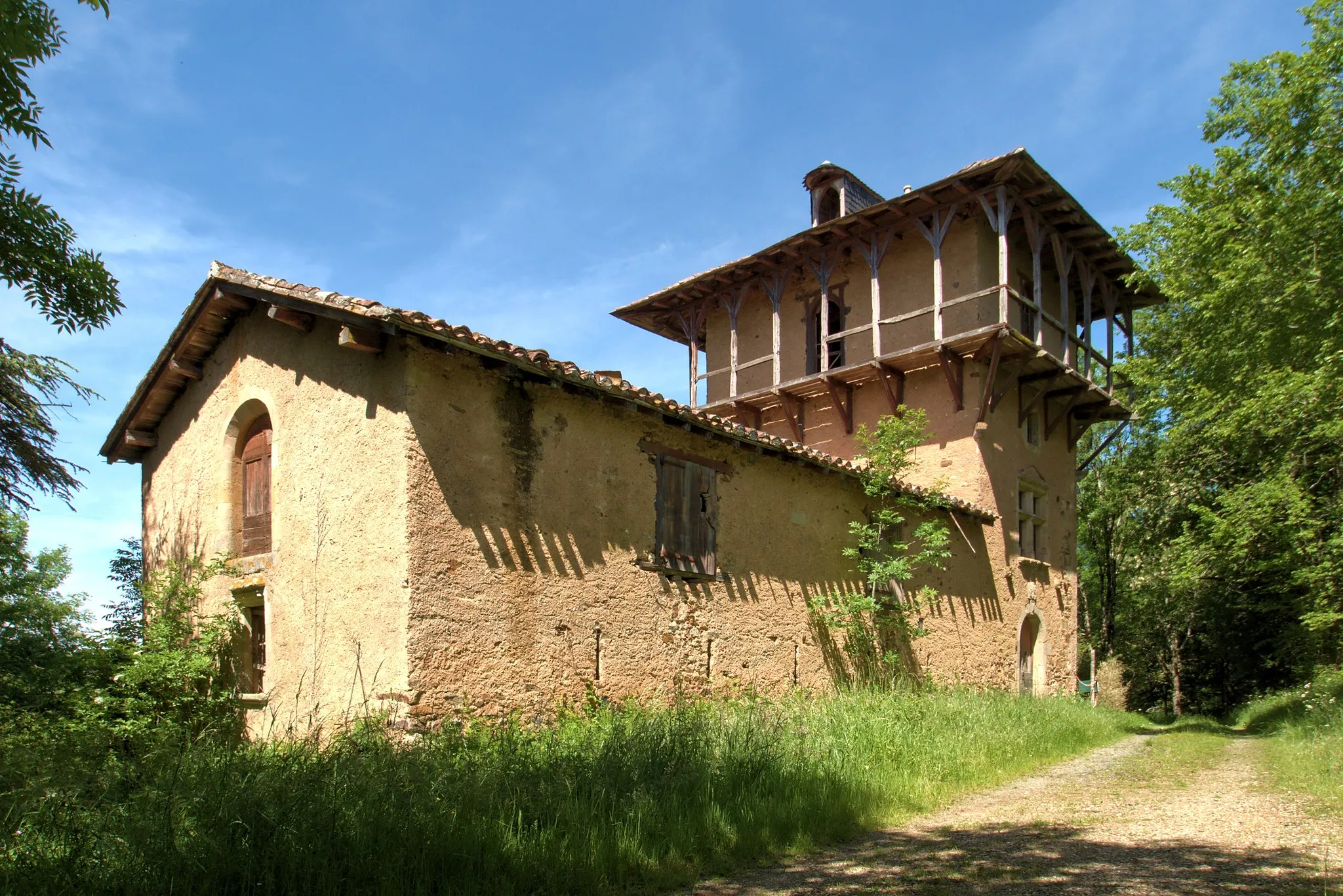 Photo showing: This building is inscrit au titre des monuments historiques de la France. It is indexed in the base Mérimée, a database of architectural heritage maintained by the French Ministry of Culture, under the reference PA00125614 .