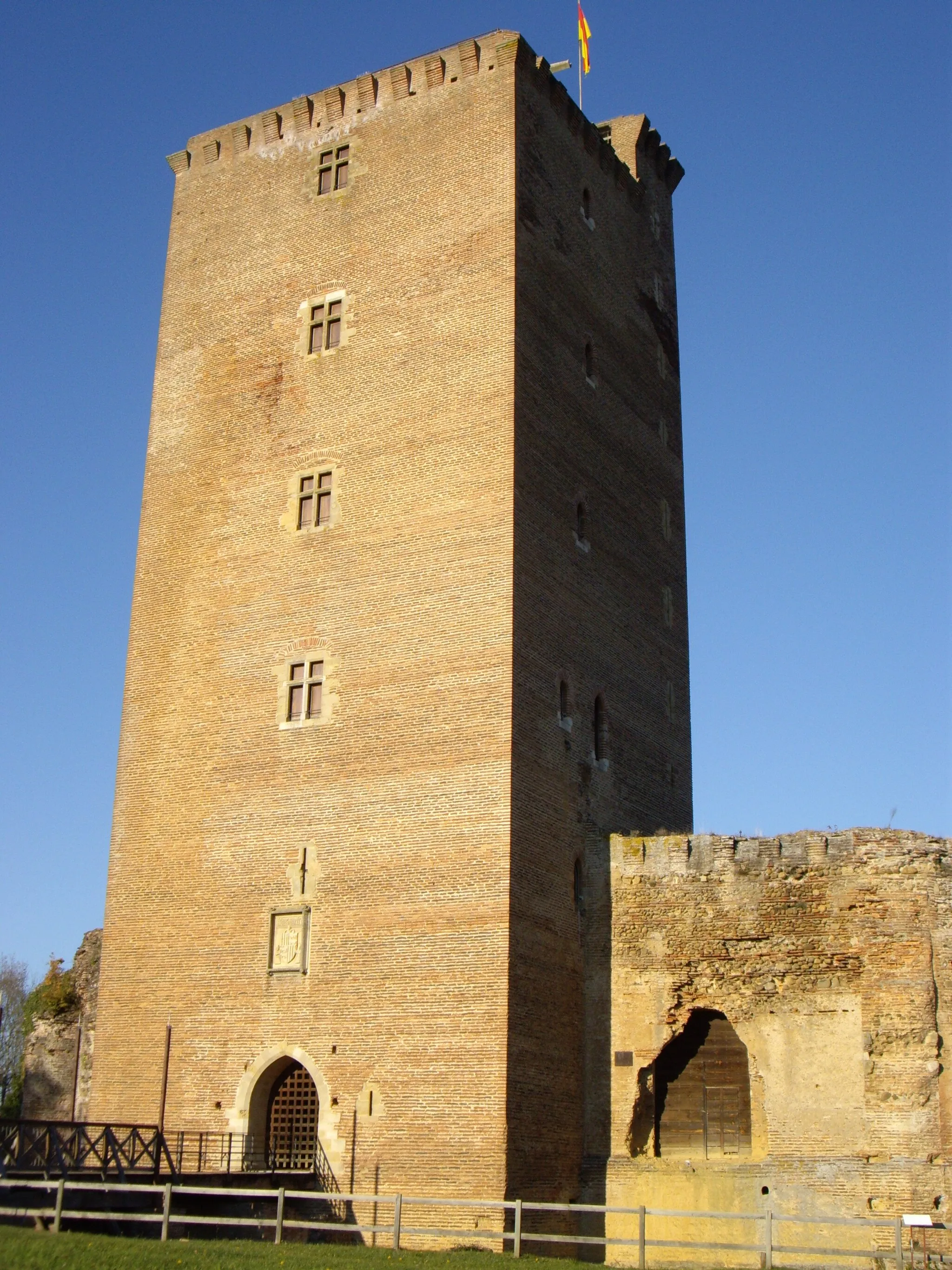 Photo showing: Montaner castle, Pyrénées-Atlantiques, France