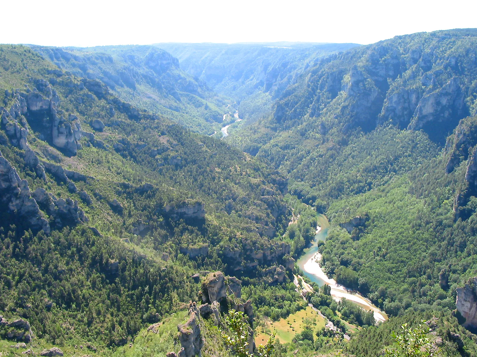 Photo showing: Saint-Georges-de-Lévéjac Lozère - France, the Gorges du Tarn - The cirque des Baumes seen from the point sublime.