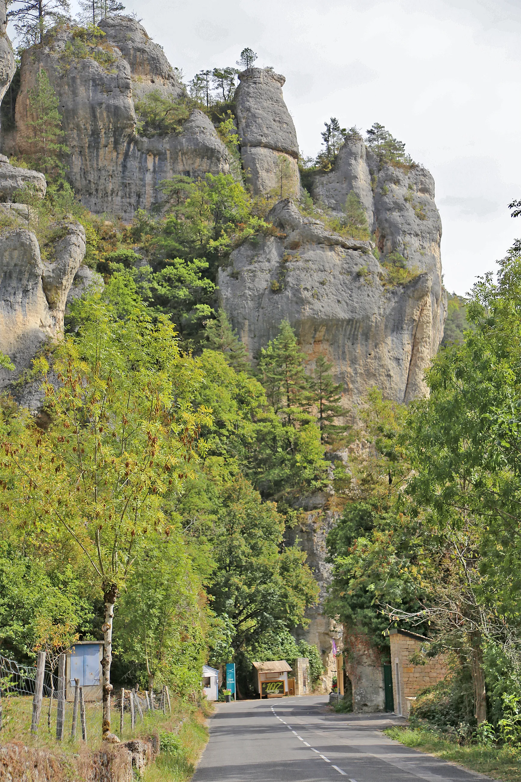 Photo showing: Saint-Georges-de-Lévéjac, eine Ortsteil der französischen Gemeine Massegros Causees Gorges (Gorges du Tarn).