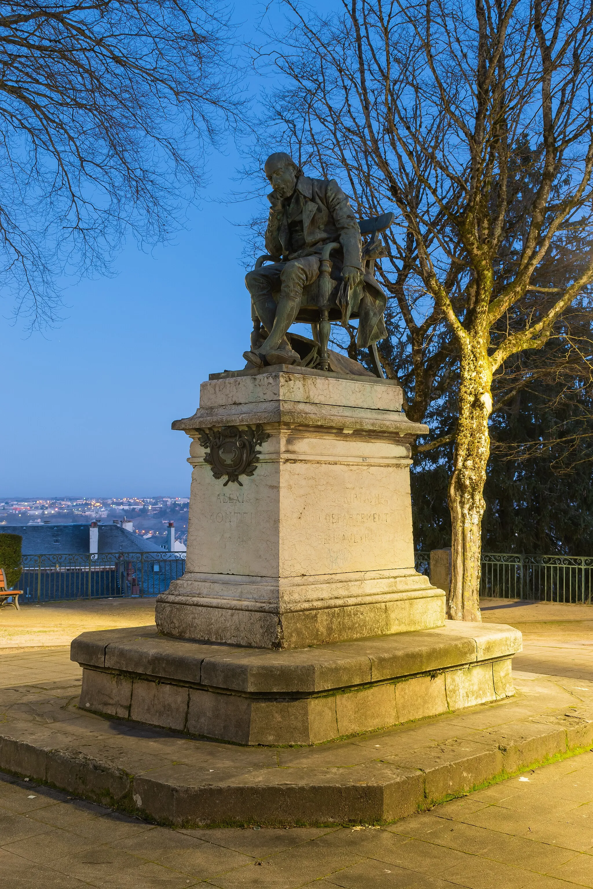 Photo showing: Statue of Amans-Alexis Monteil in Rodez, Aveyron, France