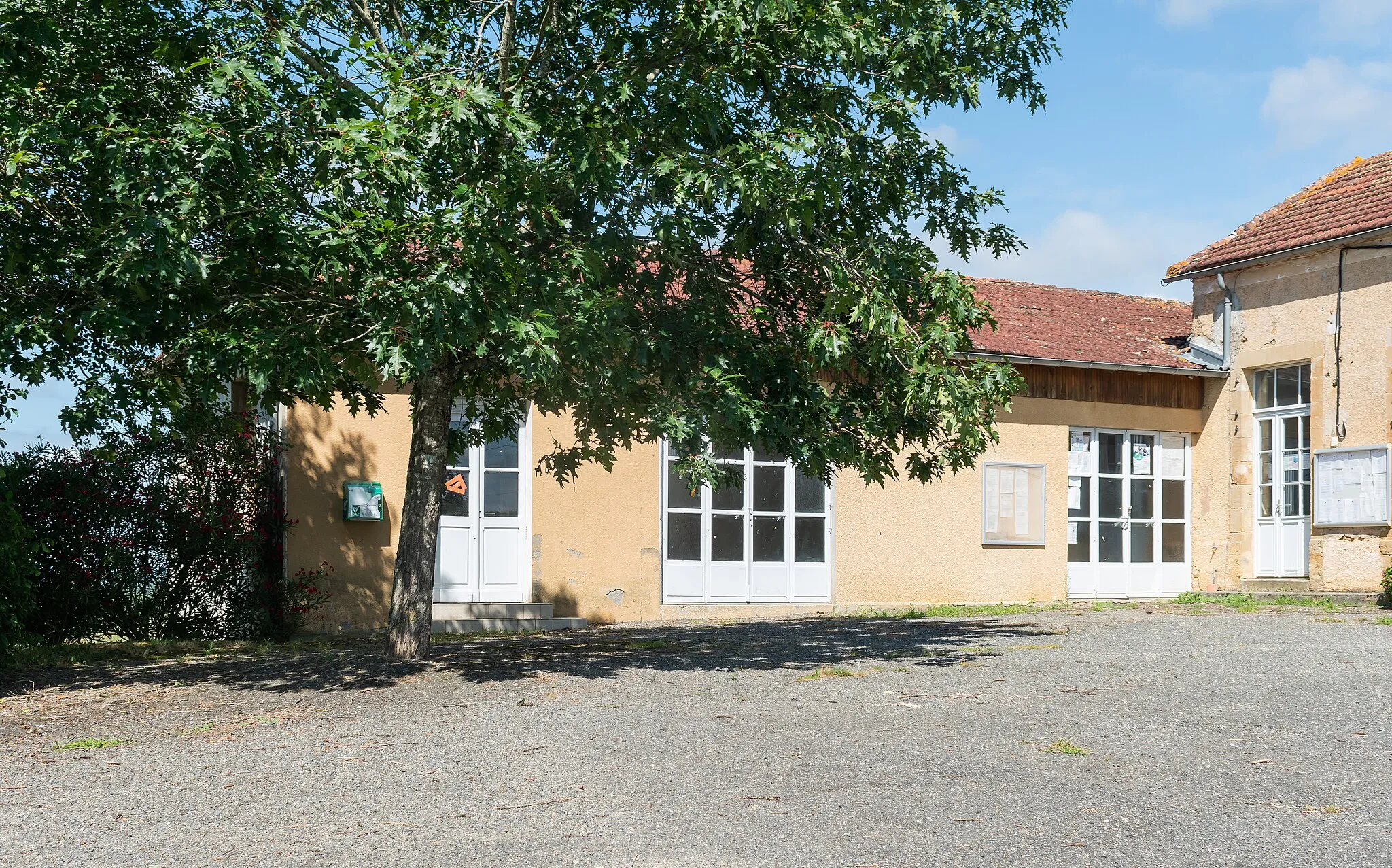 Photo showing: Town hall of Courties, Gers, France