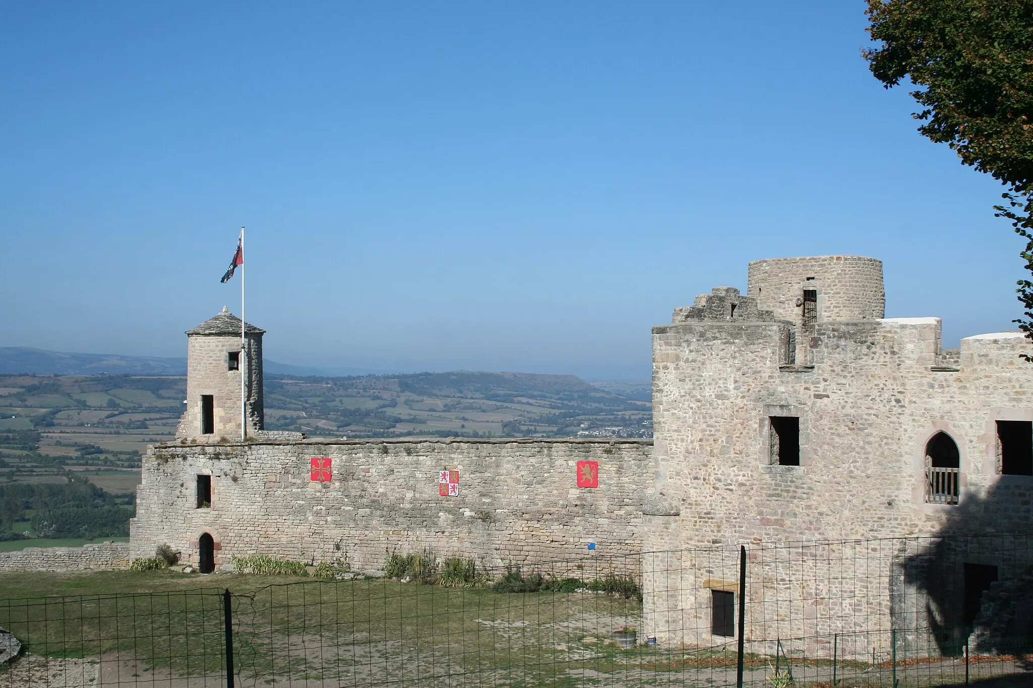 Photo showing: façade du château de Sévérac-le-Château (Aveyron)