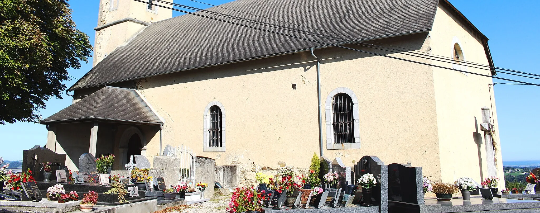 Photo showing: Cimetière d'Astugue (Hautes-Pyrénées)