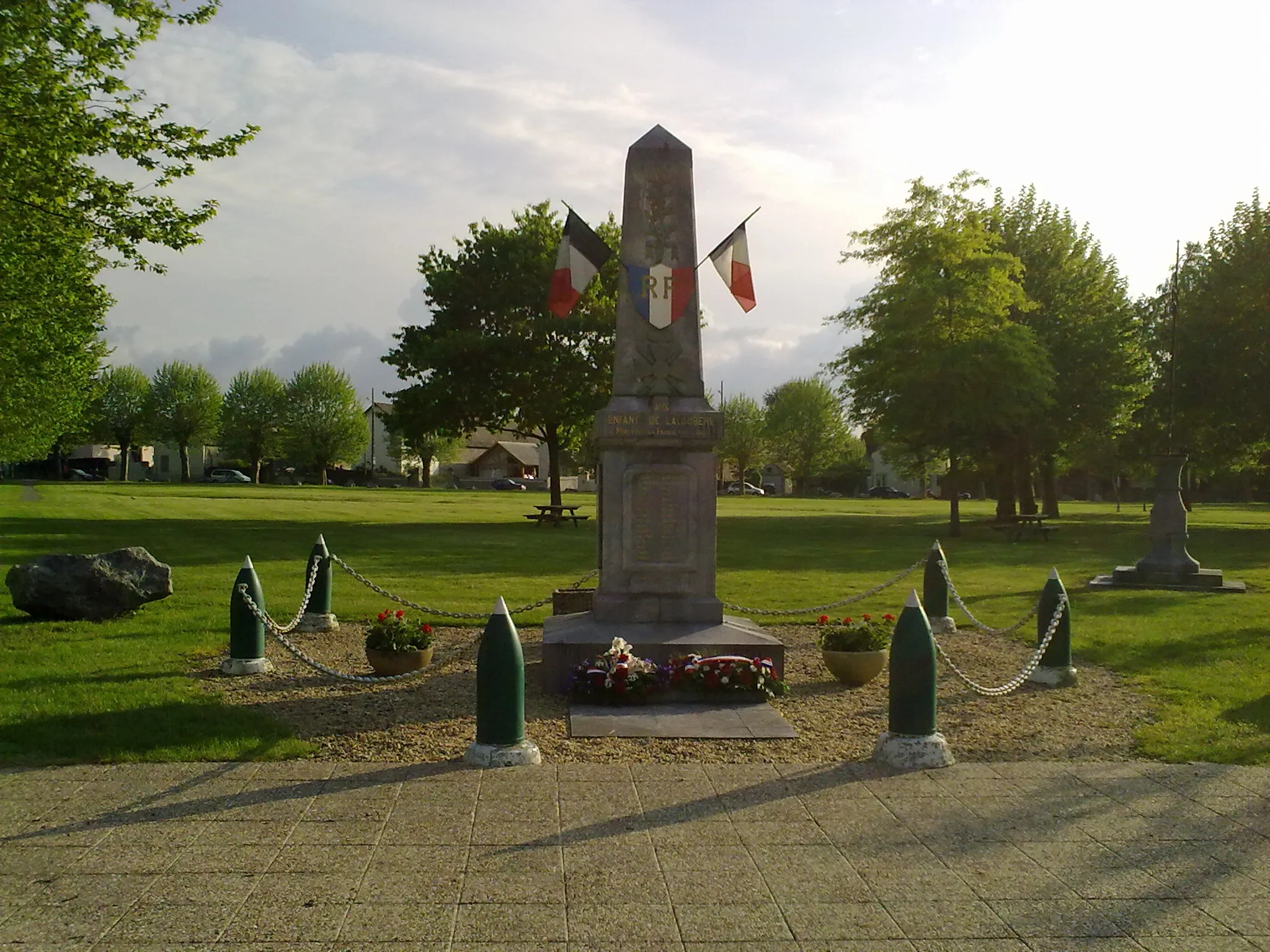 Photo showing: Laloubère, France