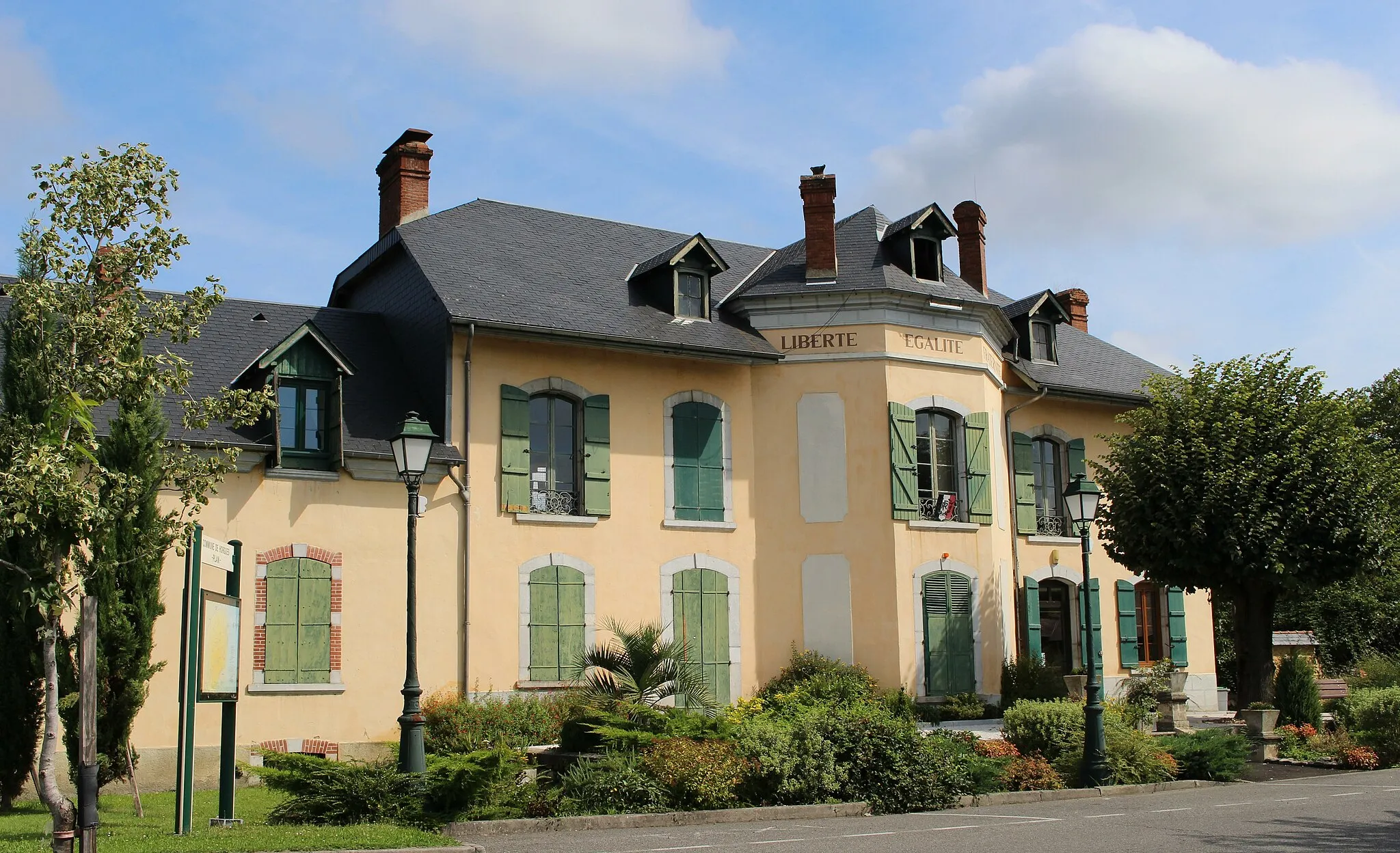 Photo showing: Mairie d'Horgues (Hautes-Pyrénées)