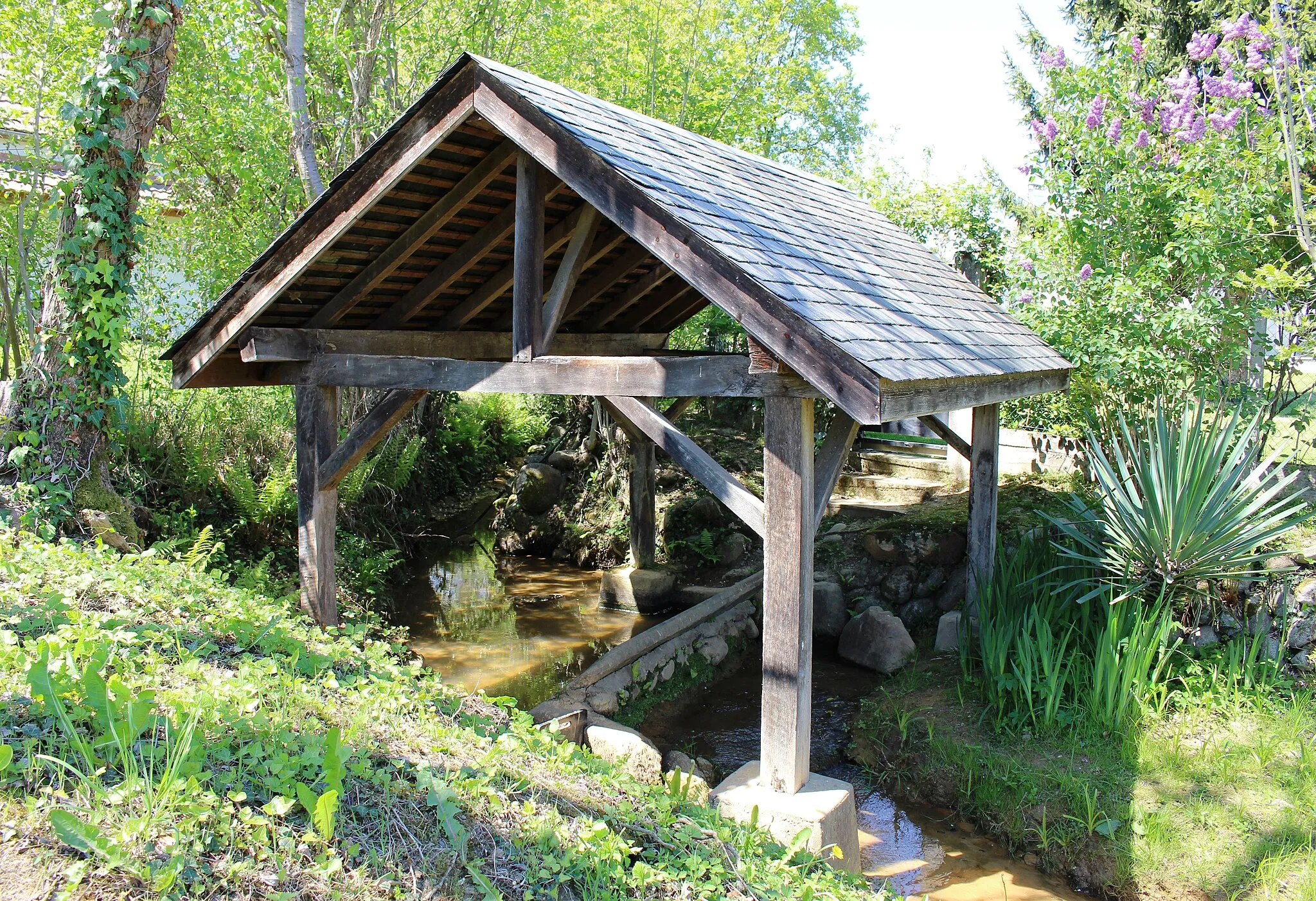 Photo showing: Lavoir d'Arcizac-Adour (Hautes-Pyrénées)