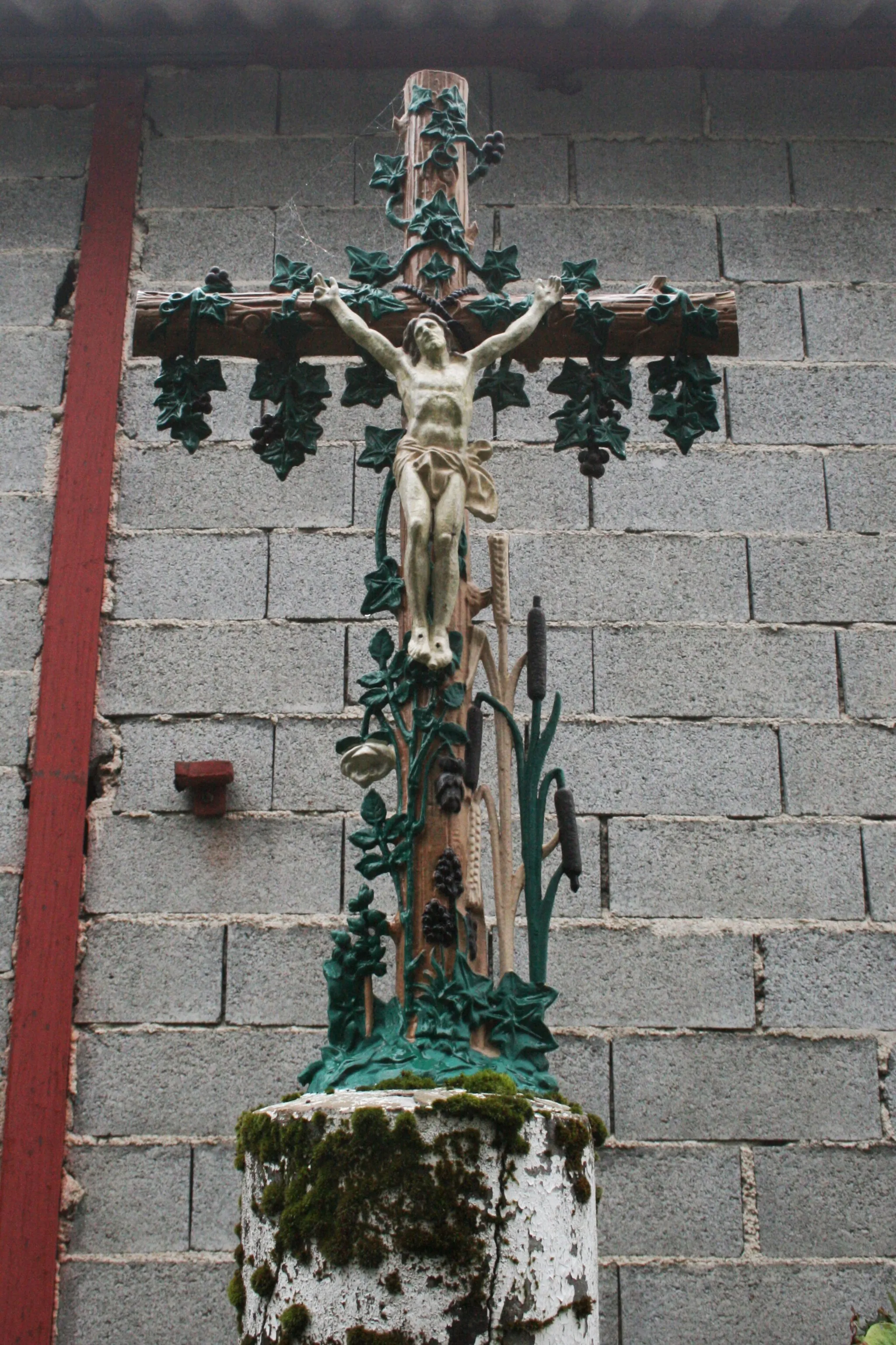 Photo showing: Christ aux roseaux, dans la commune de Neuilh, dans les Hautes Pyrénées