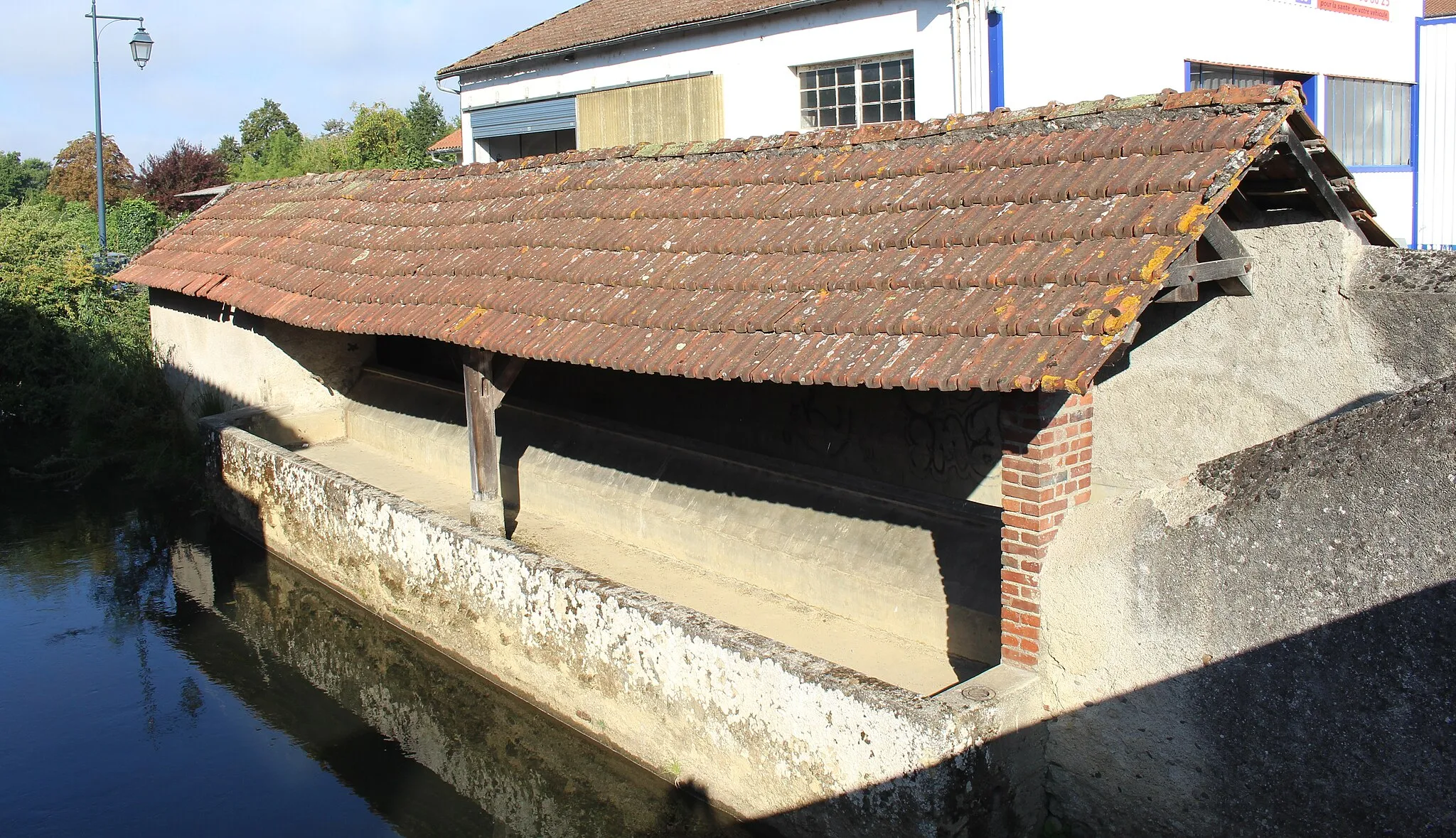 Photo showing: Lavoir de Rabastens-de-Bigorre (Hautes-Pyrénées)