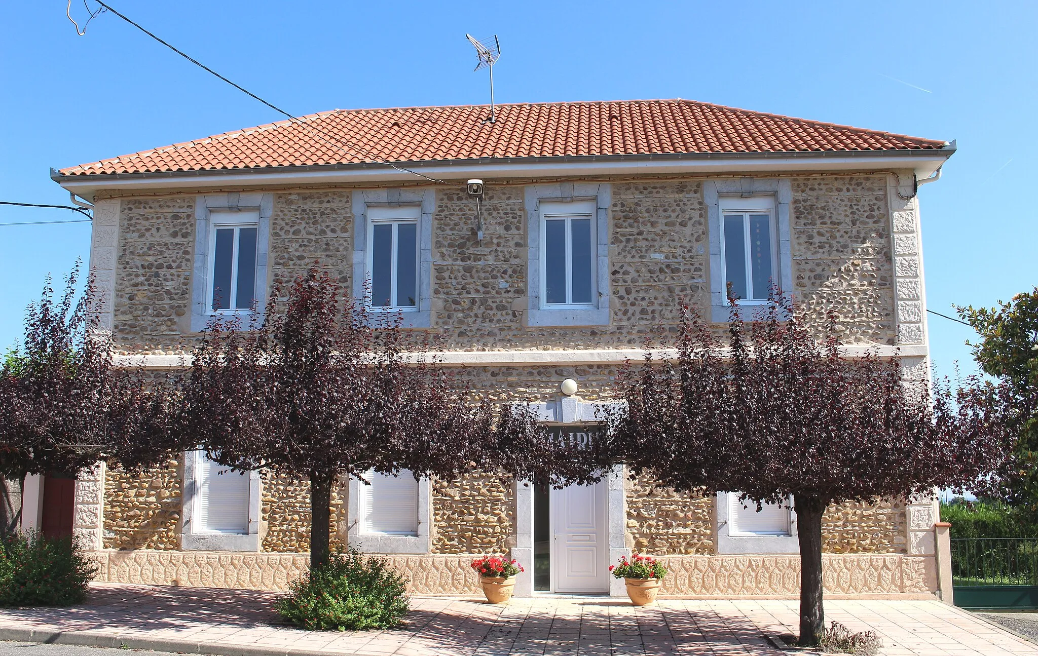 Photo showing: Mairie de Bonrepos (Hautes-Pyrénées)