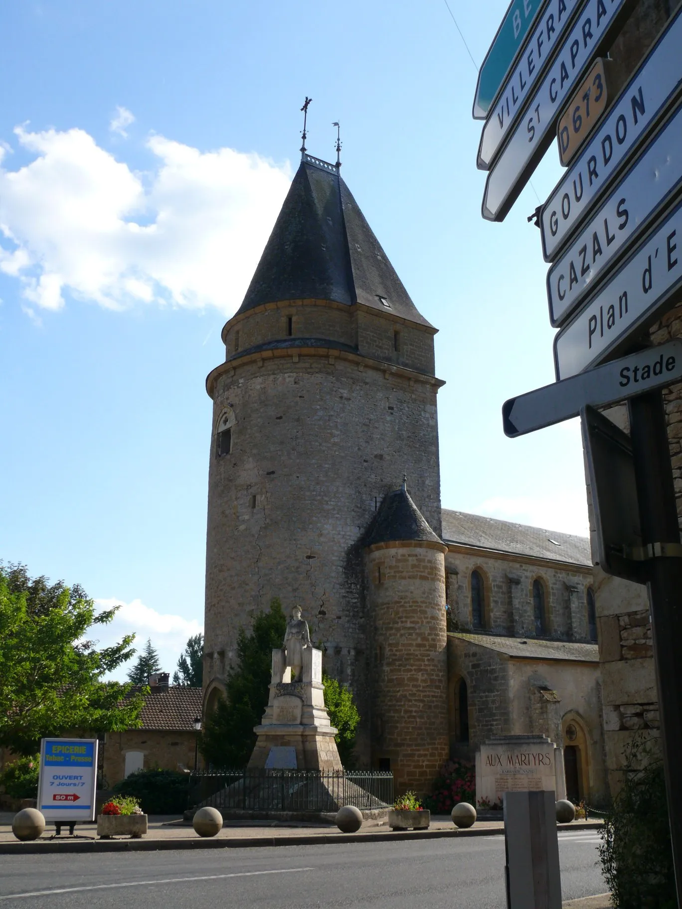 Photo showing: Sainte-Radegonde's church of Frayssinet-le-Gélat (Lot, Midi-Pyrénées, France).