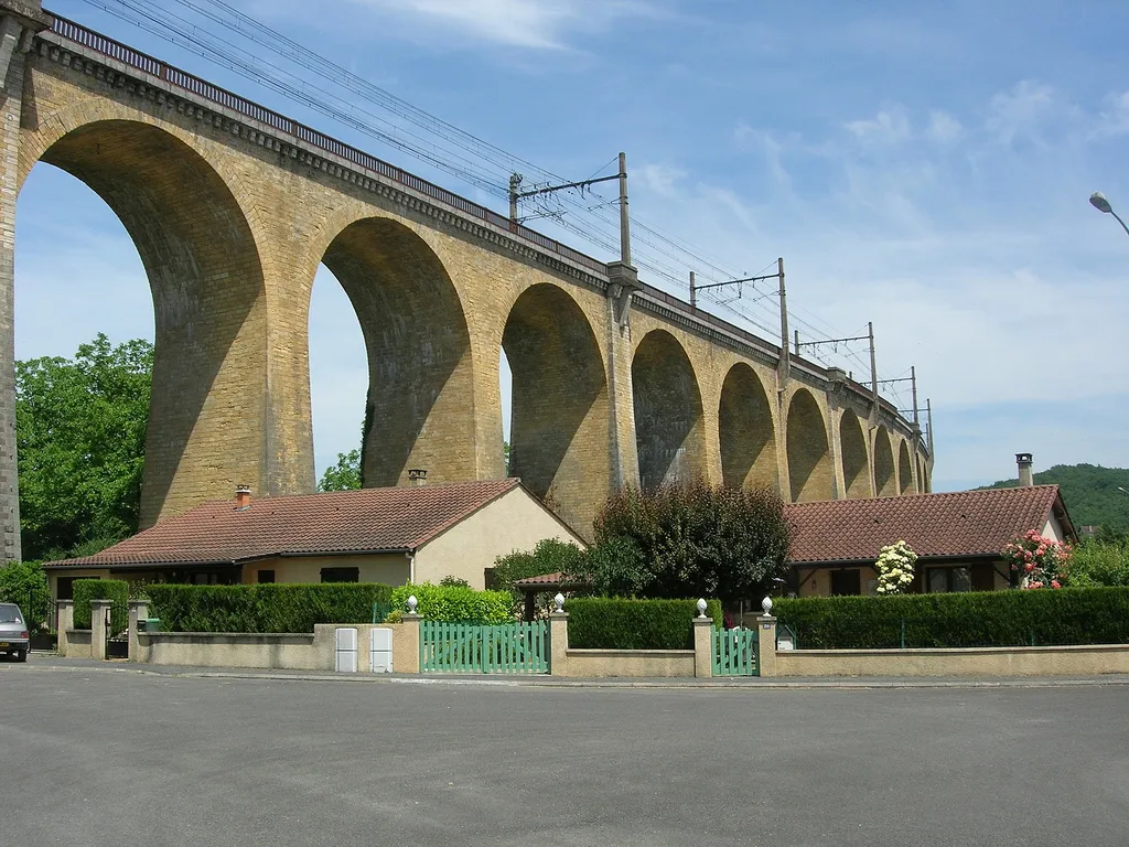 Photo showing: Viaduc SNCF de Souillac France