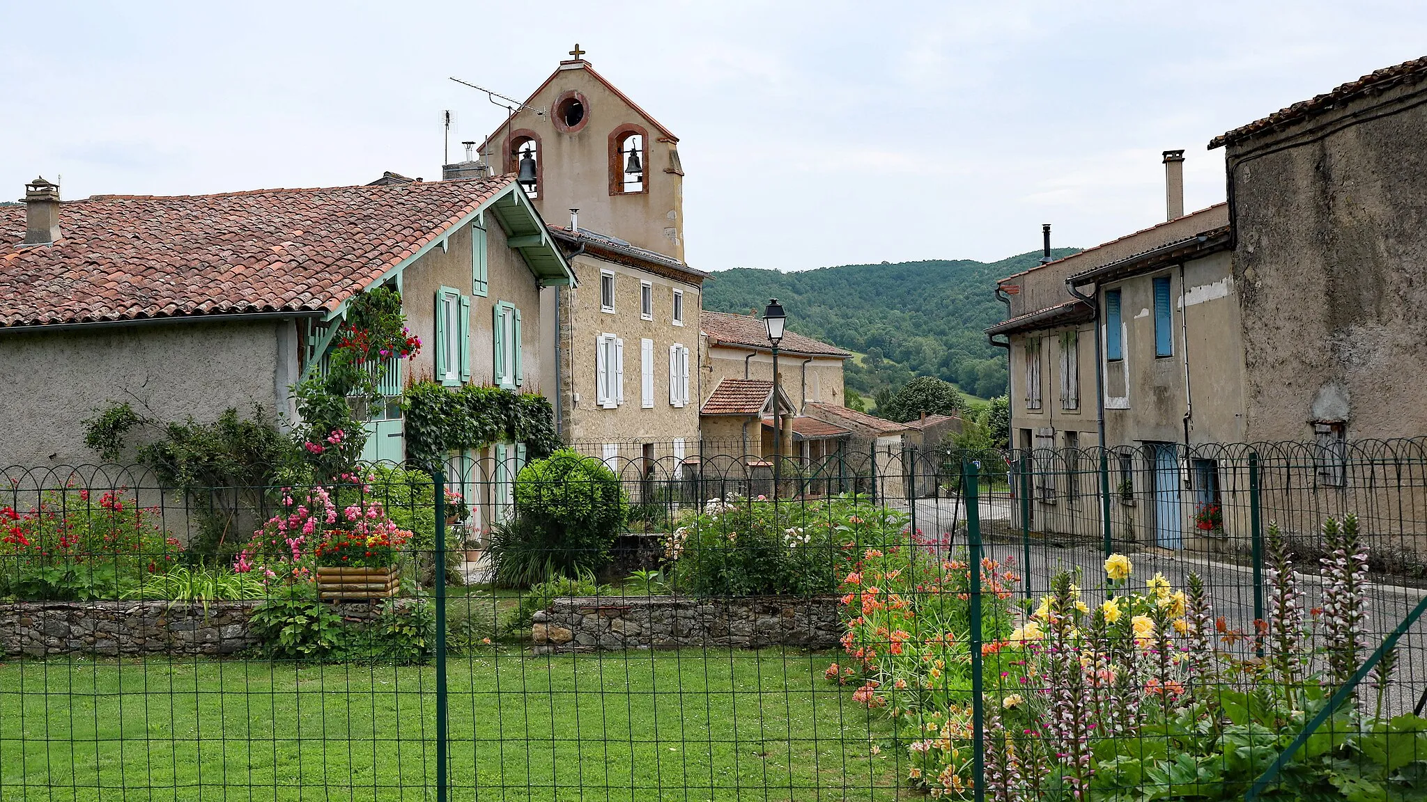 Photo showing: Le village de Ventenac en Ariège.