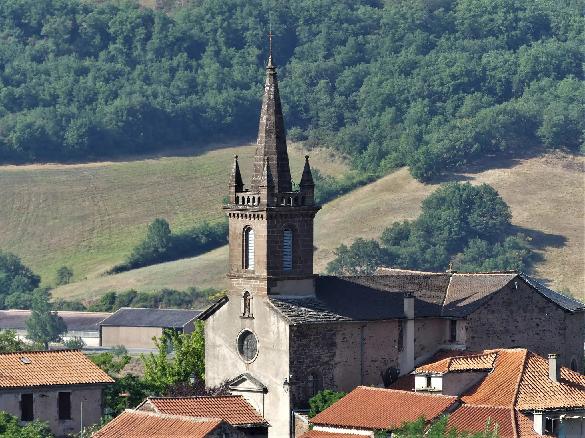 Photo showing: L'église du Viala-du-Dourdou, Calmels-et-le-Viala, Aveyron, France.