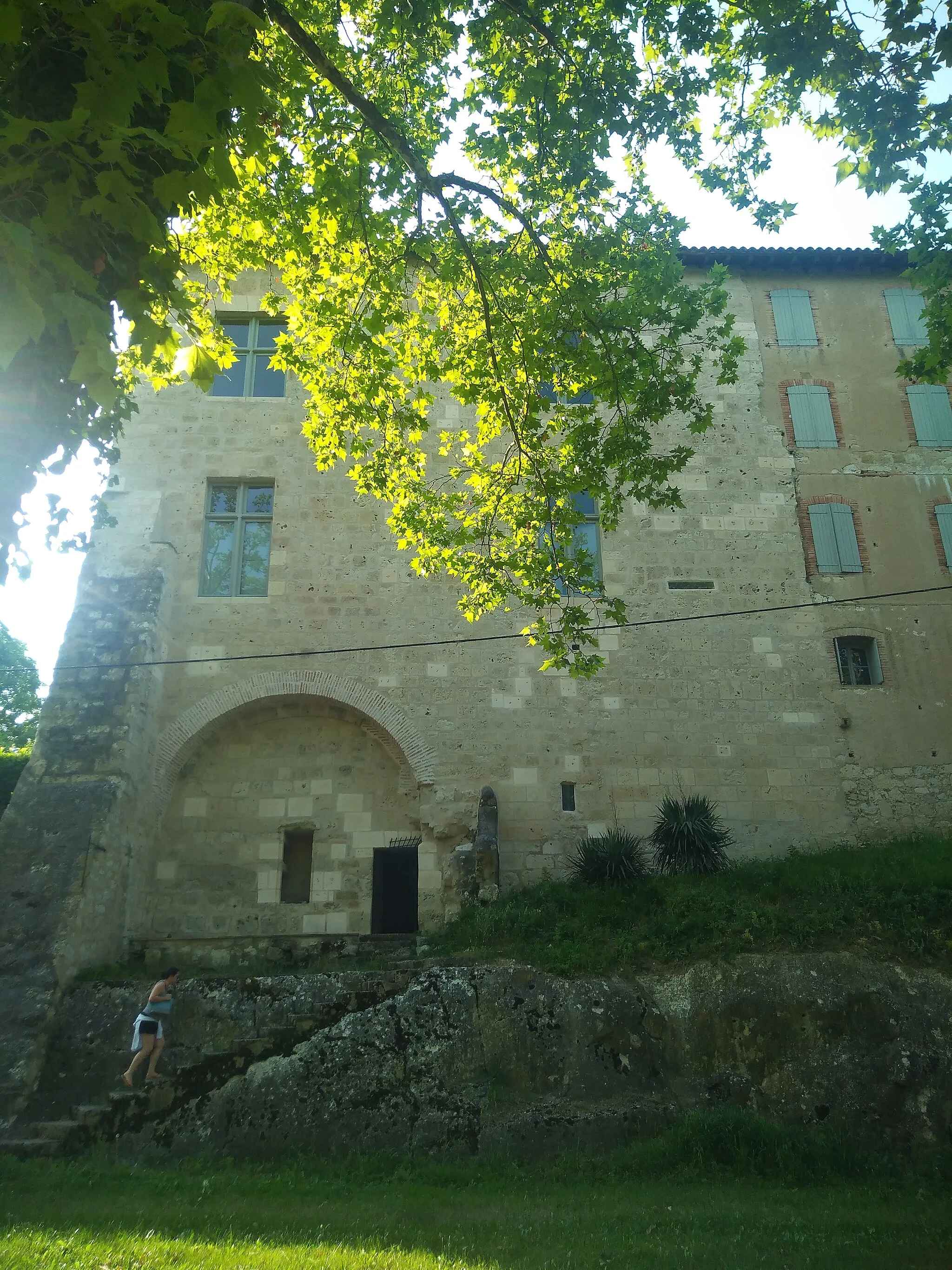 Photo showing: This building is indexed in the base Mérimée, a database of architectural heritage maintained by the French Ministry of Culture, under the reference PA00095770 .