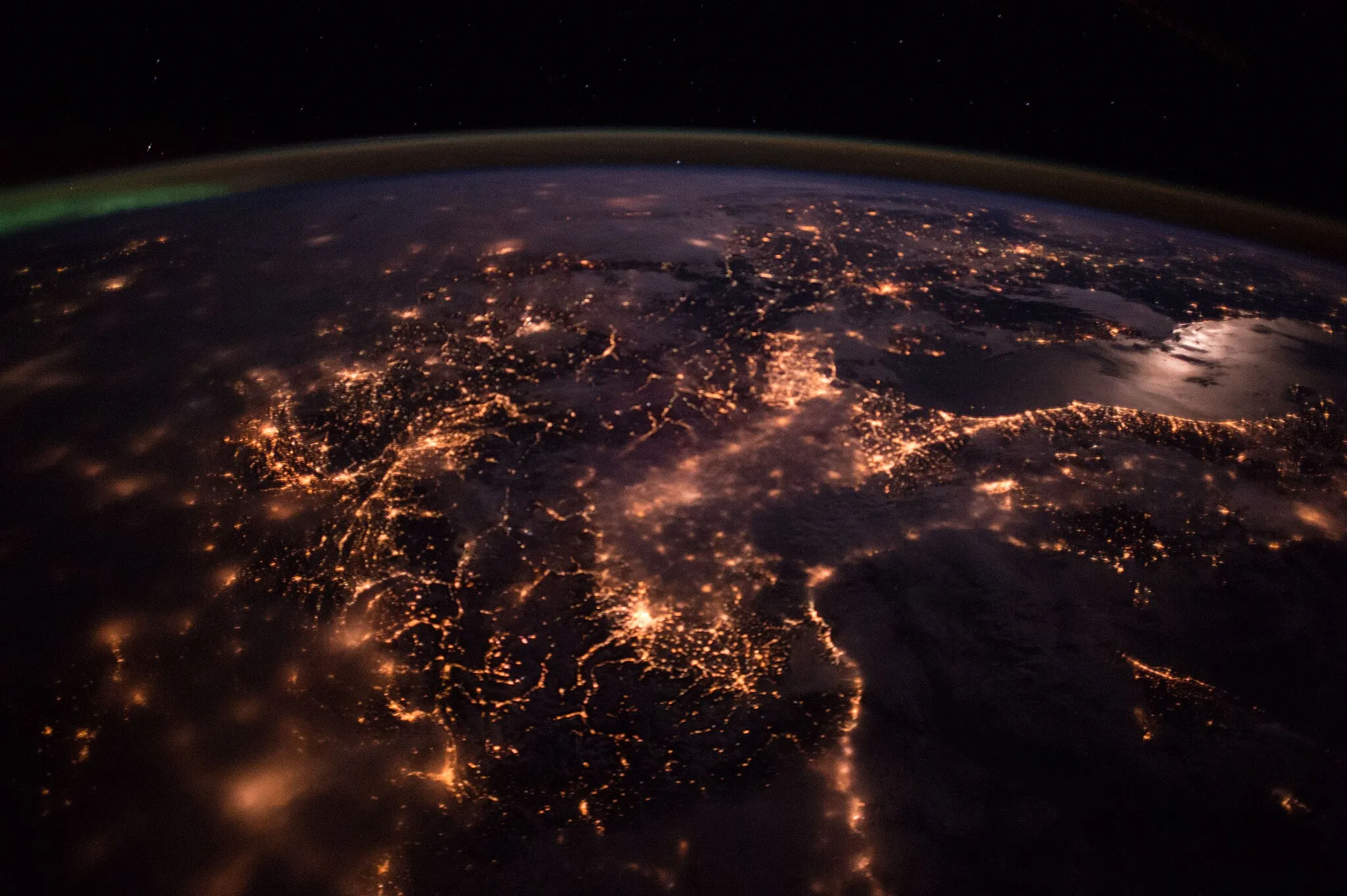 Photo showing: View of Earth taken during ISS Expedition 42.