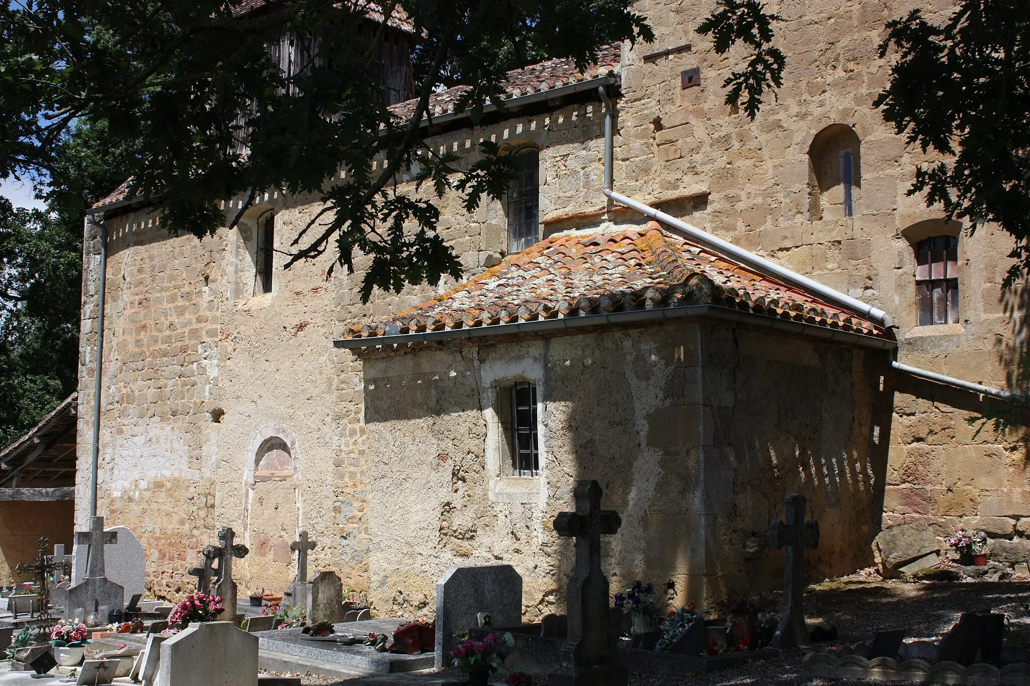 Photo showing: Beaumarchés - Eglise de Coutens
Vue générale au Sud-Est.