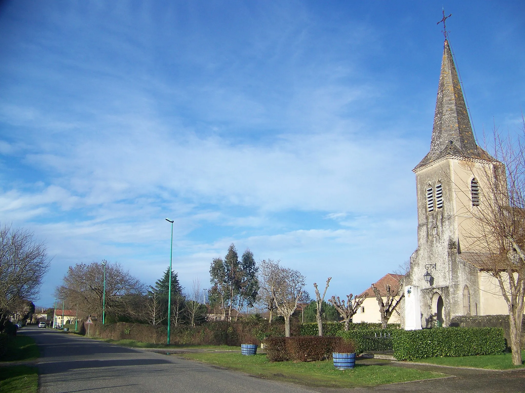 Photo showing: Main street of Izotges (Gers)