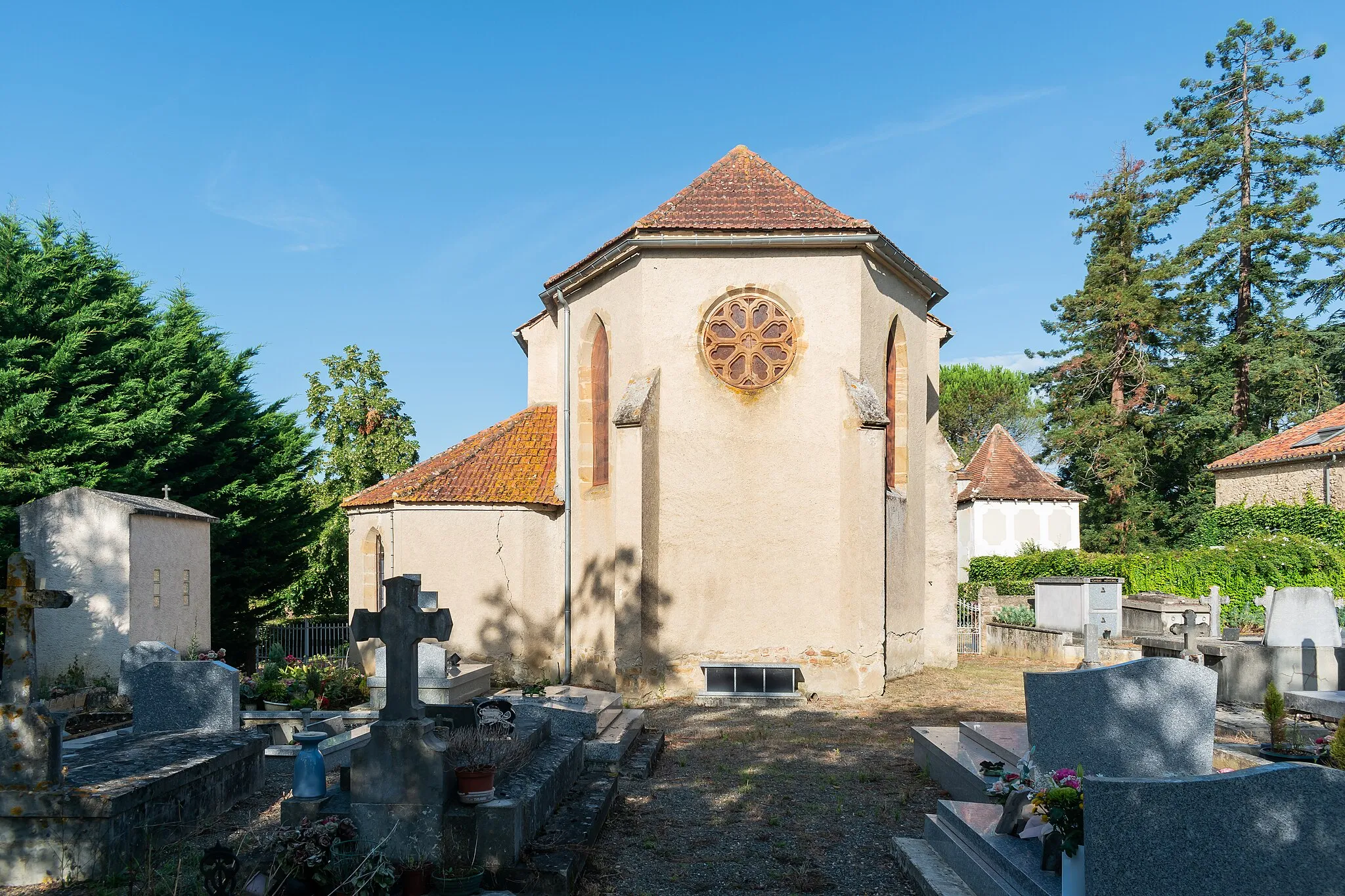 Photo showing: Saint John church in Tieste-Uragnoux, Gers, France