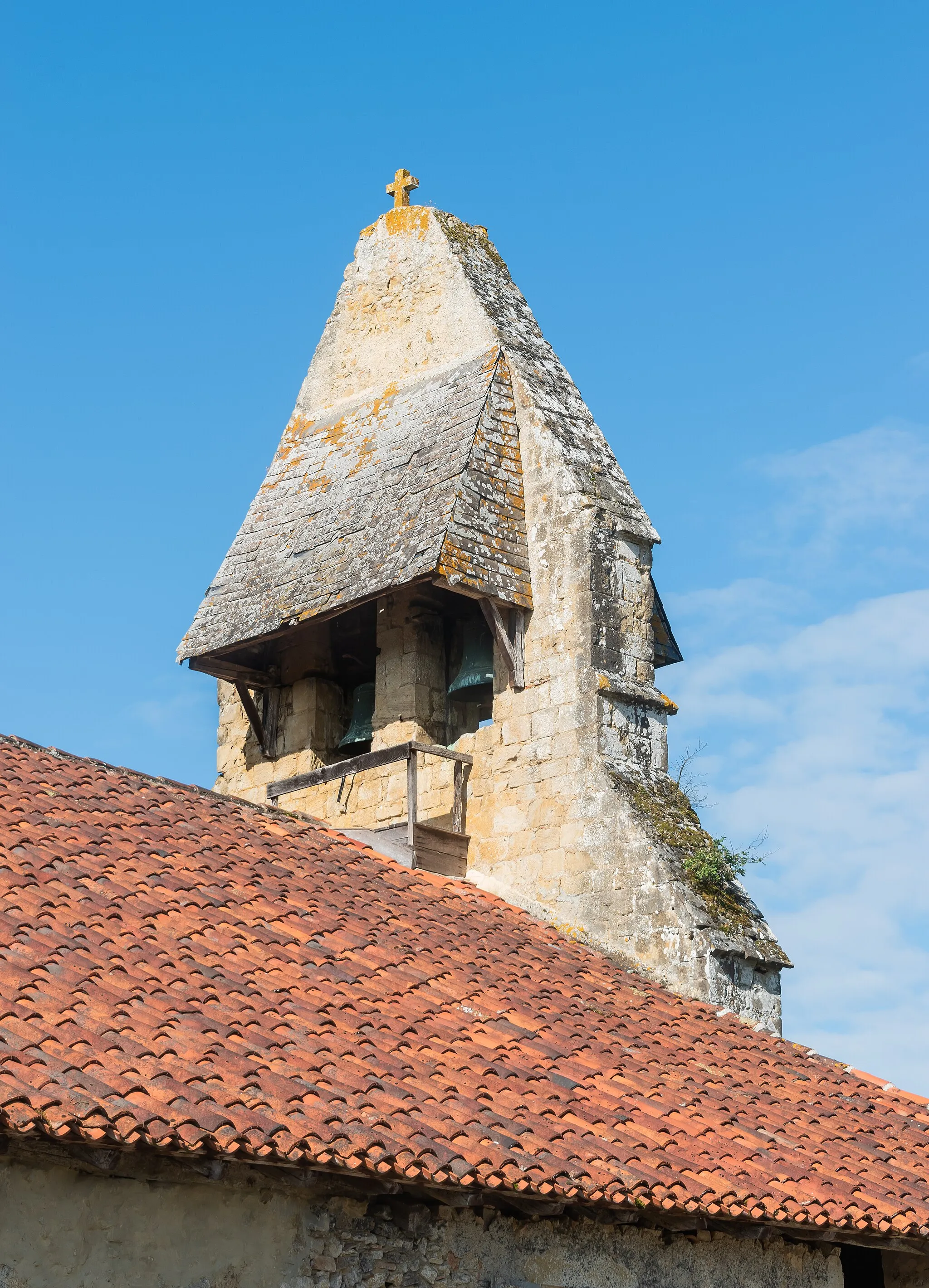 Photo showing: Bell tower of the Saint Andrew church in Labaye, commune of Ladevèze-Rivière, Gers, France