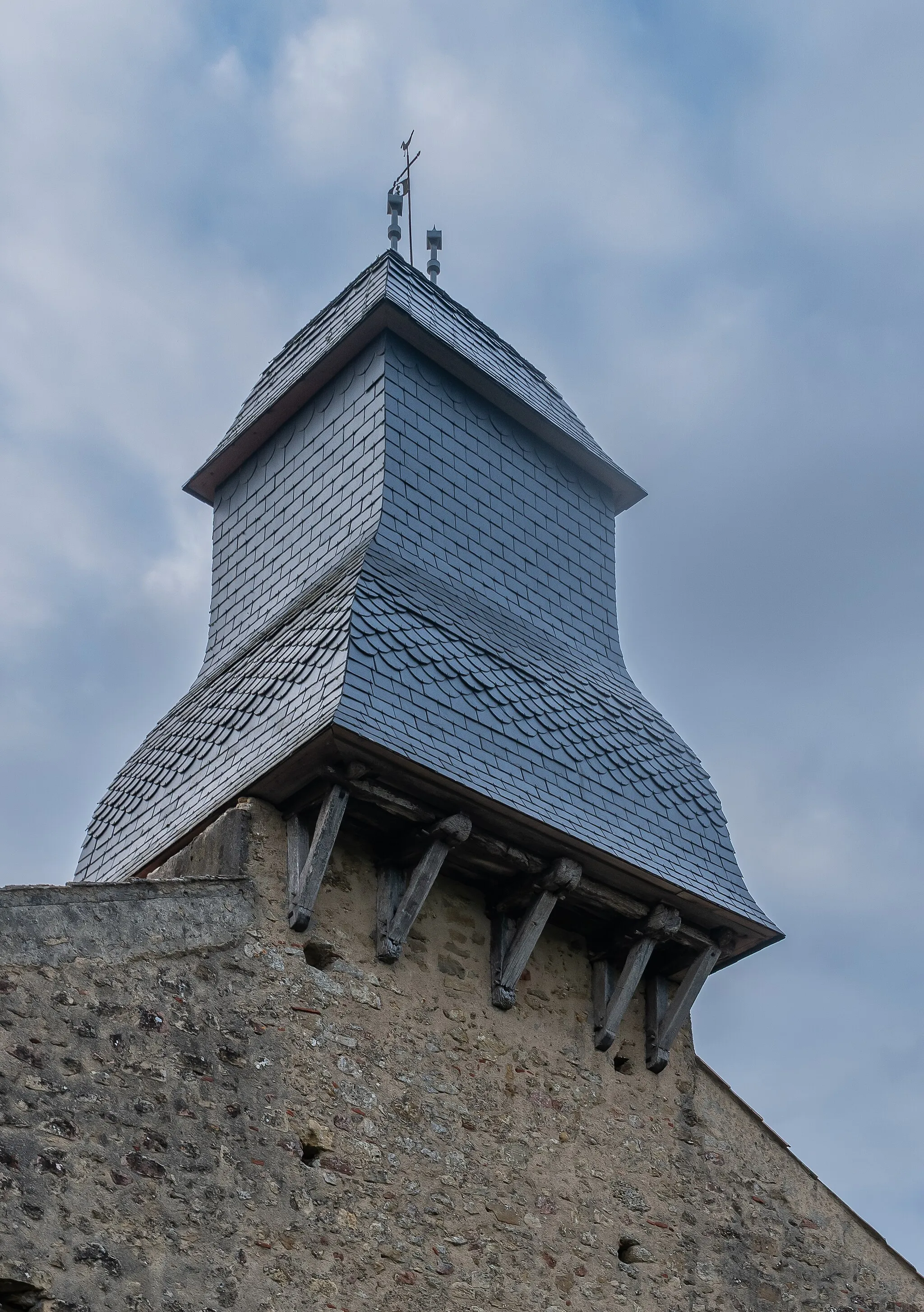 Photo showing: Bell tower of the Saint Martin church in Cazaux-Villecomtal, Gers, France