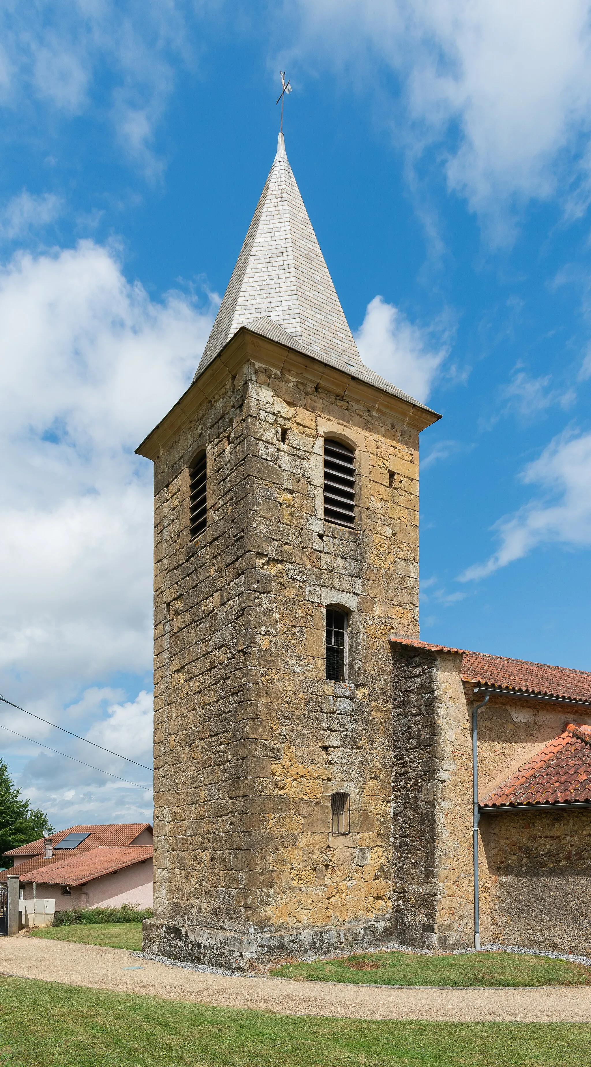 Photo showing: Saint John the Baptist church in Mazous, commune of Laguian-Mazous, Gers, France