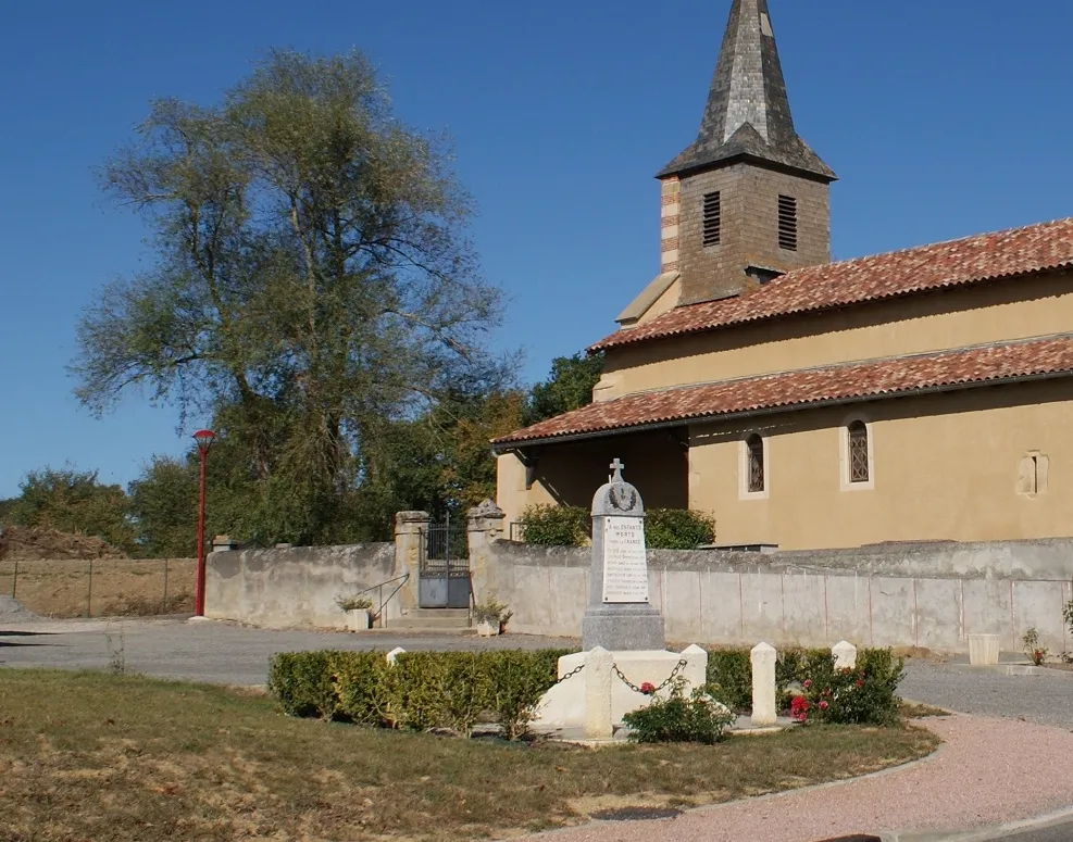 Photo showing: Le monument aux morts